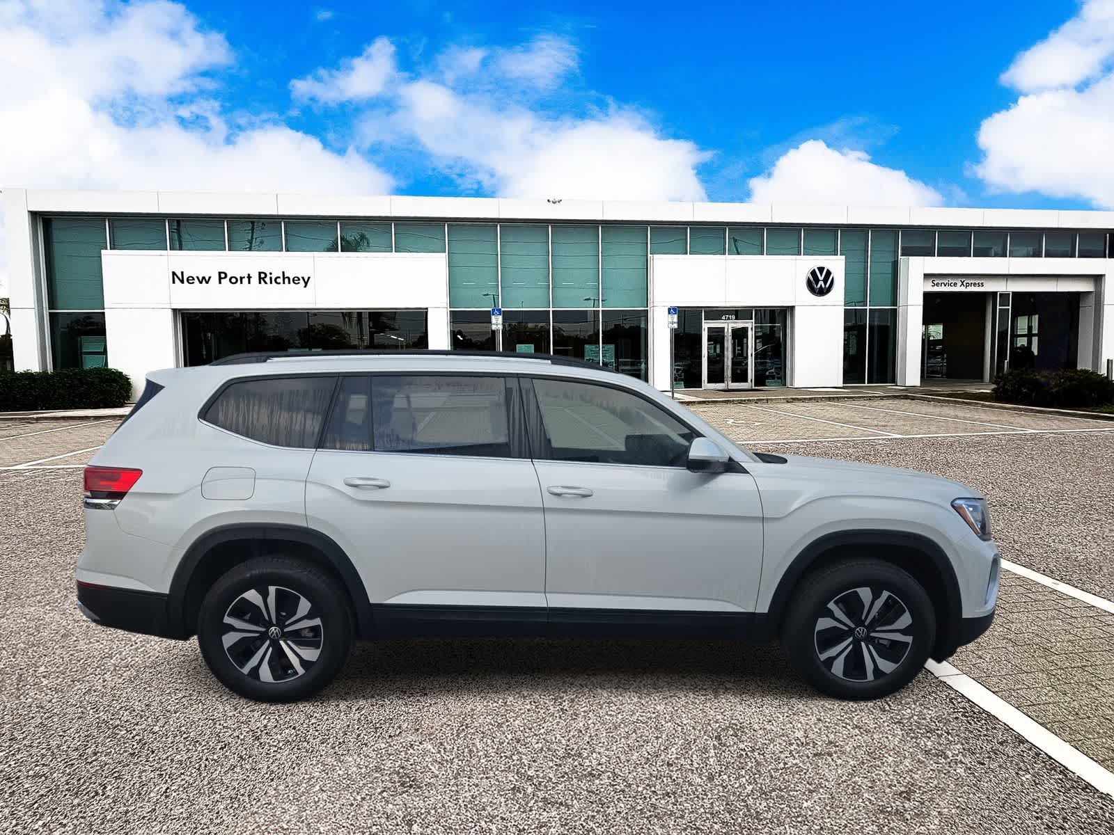 Thumbnail: 2026 Volkswagen Atlas - 9