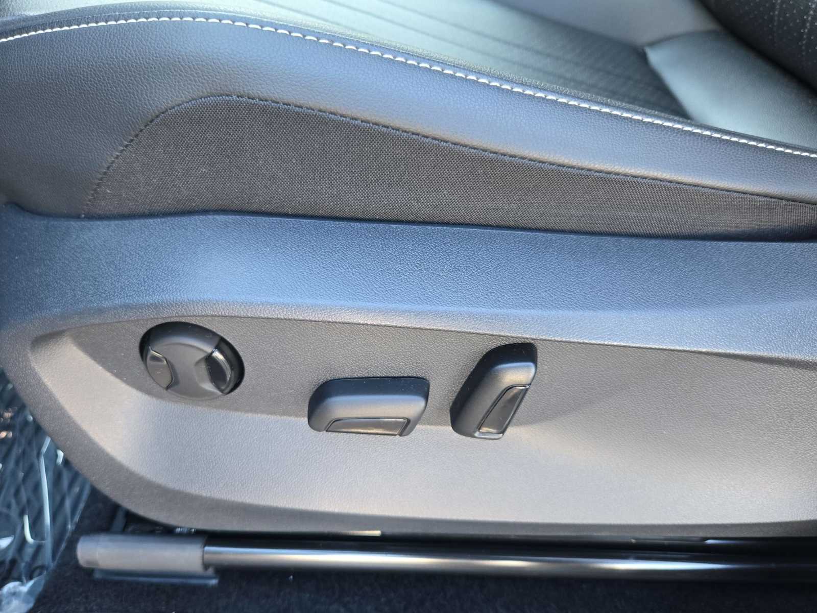 Thumbnail: 2024 Volkswagen Tiguan - 17