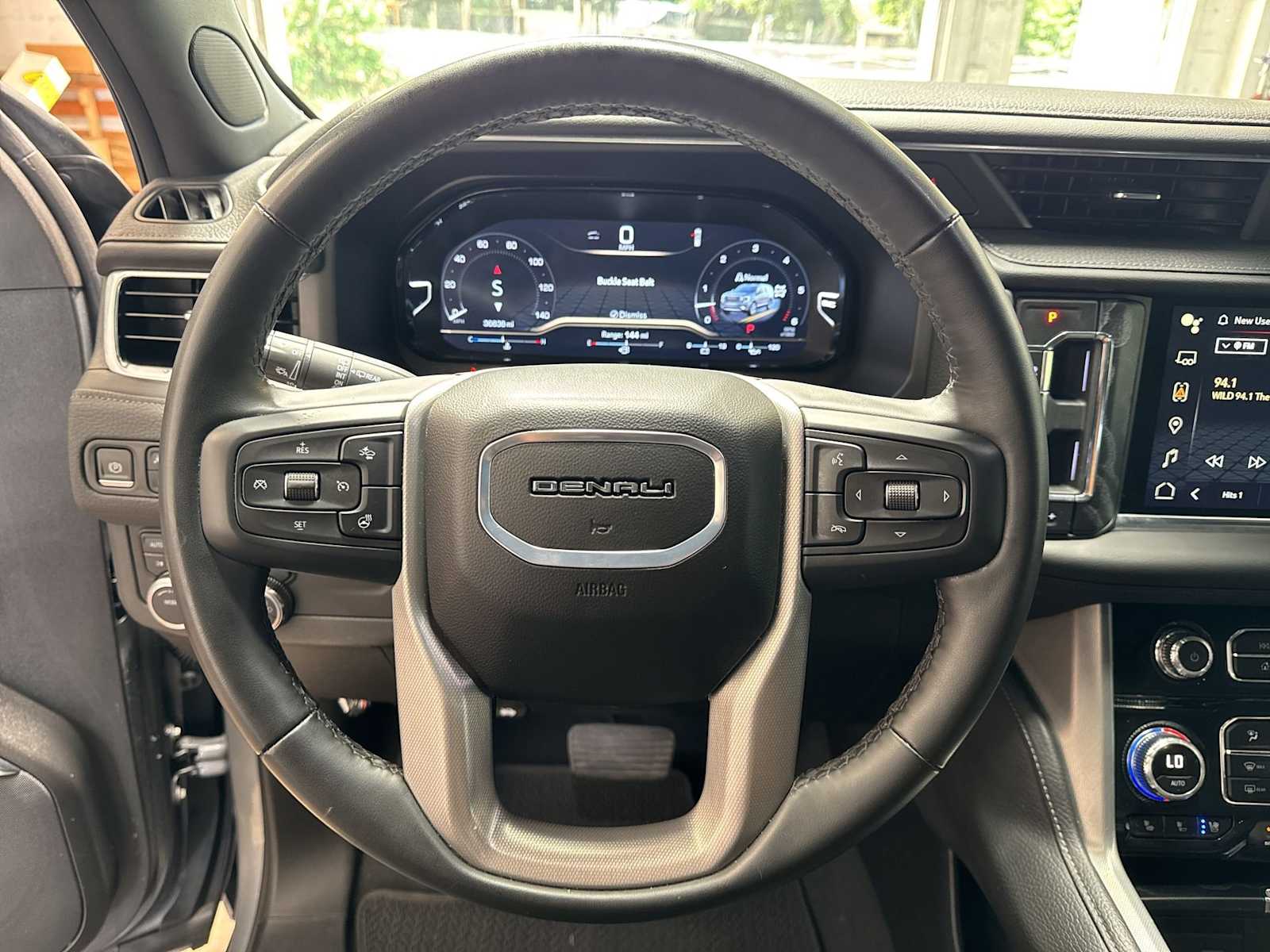 Thumbnail: 2024 GMC Yukon XL - 22