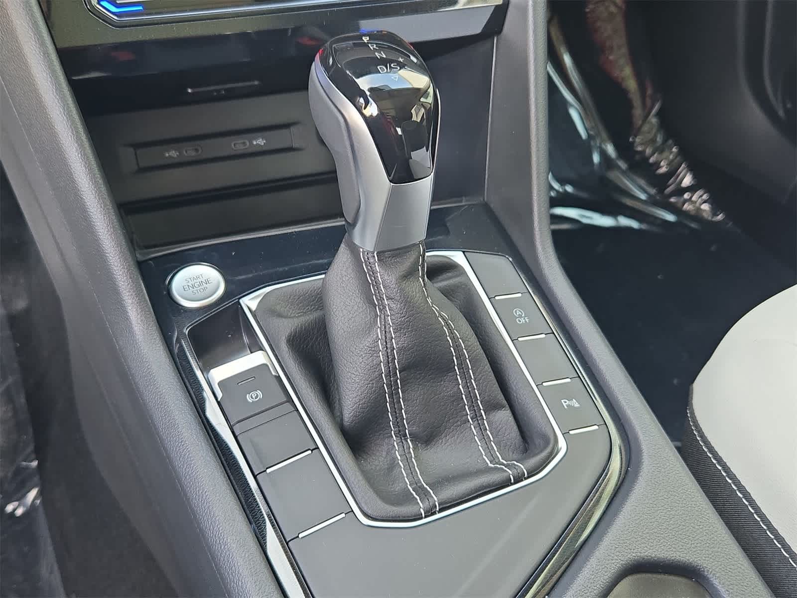 Thumbnail: 2025 Volkswagen Taos - 30