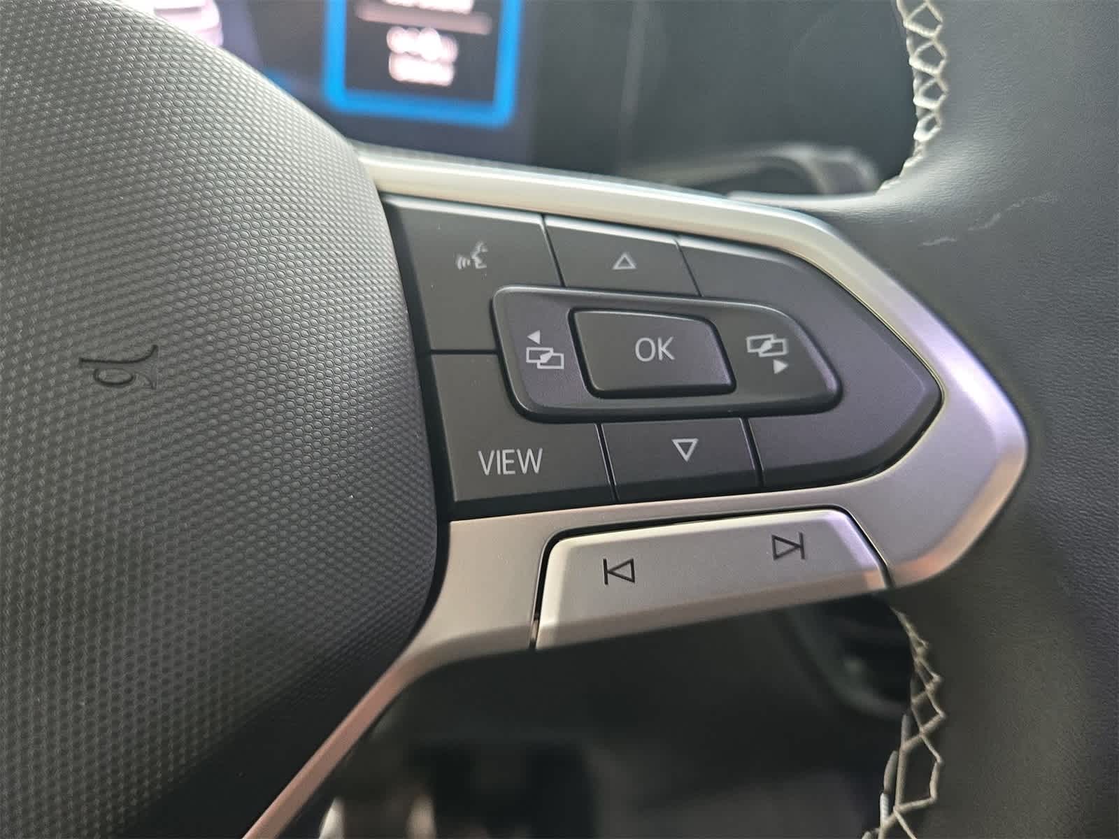 Thumbnail: 2025 Volkswagen Tiguan - 25