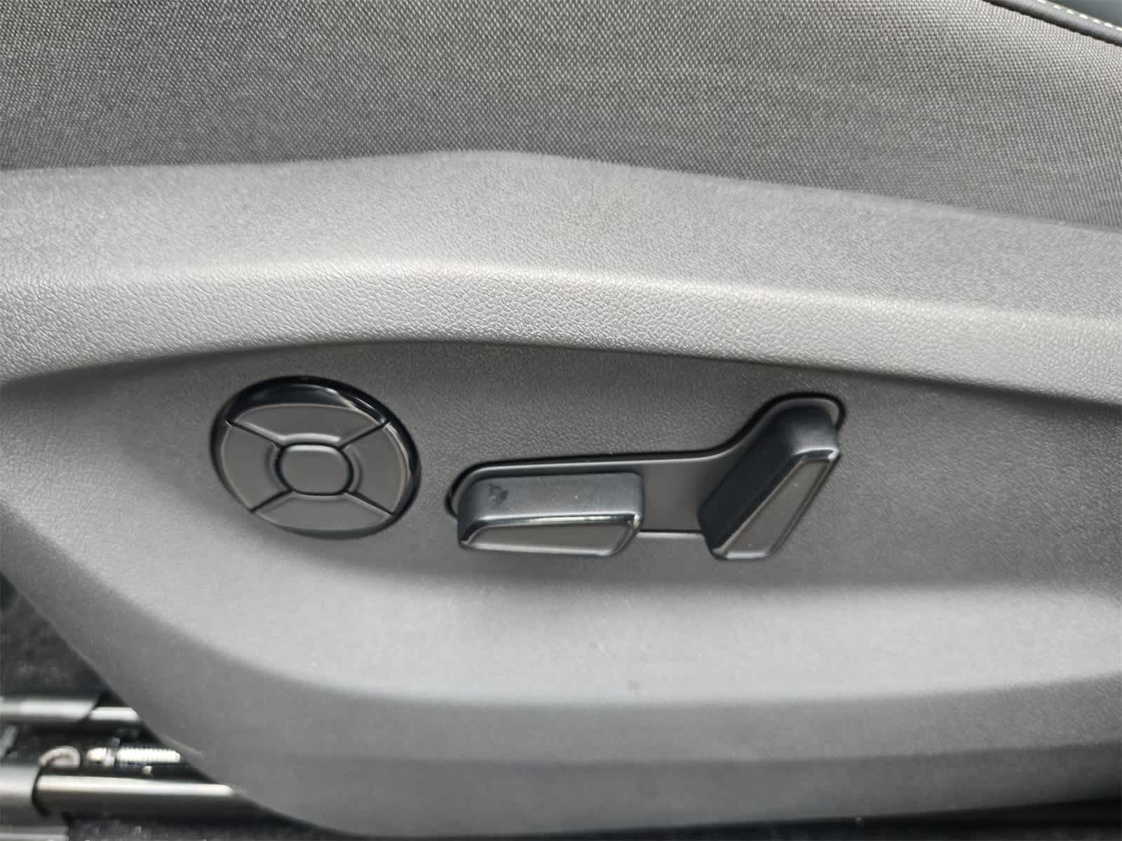 Thumbnail: 2026 Volkswagen Tiguan - 18