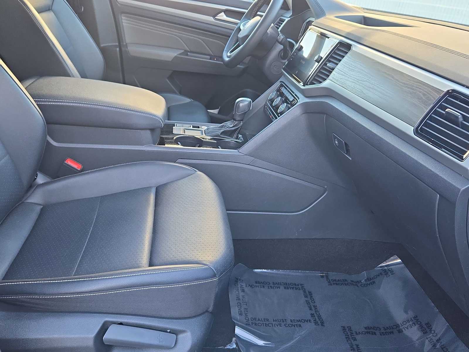 Thumbnail: 2022 Volkswagen Atlas - 21