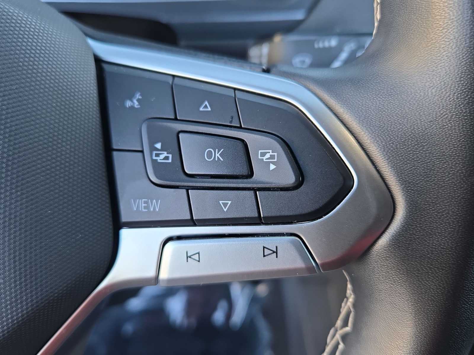 Thumbnail: 2023 Volkswagen Tiguan - 23