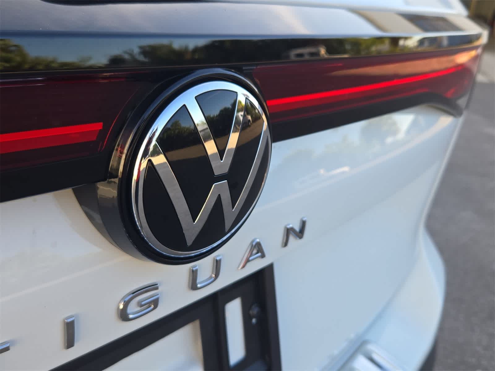 Thumbnail: 2025 Volkswagen Tiguan - 12