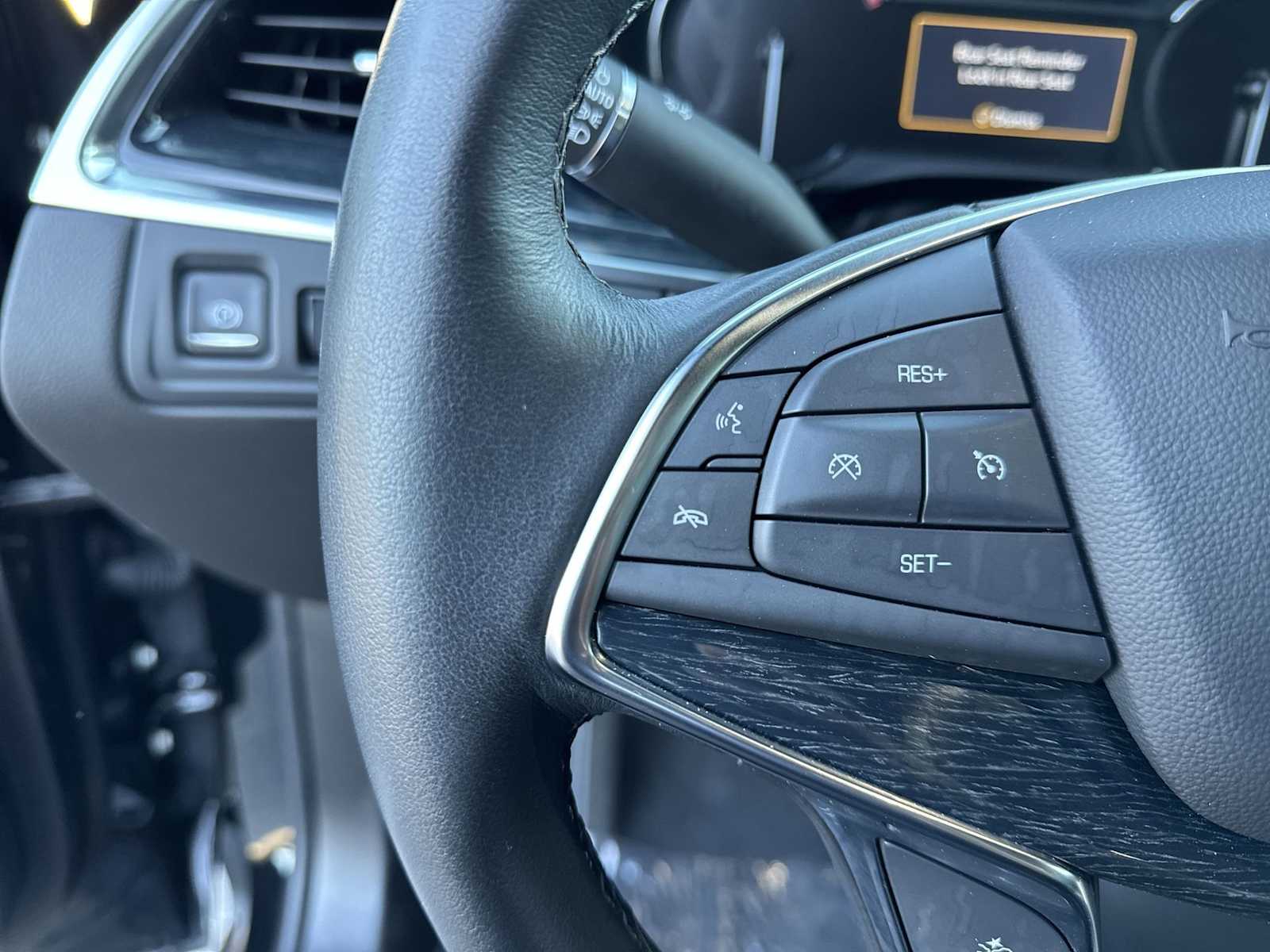 Thumbnail: 2023 Cadillac XT5 - 22