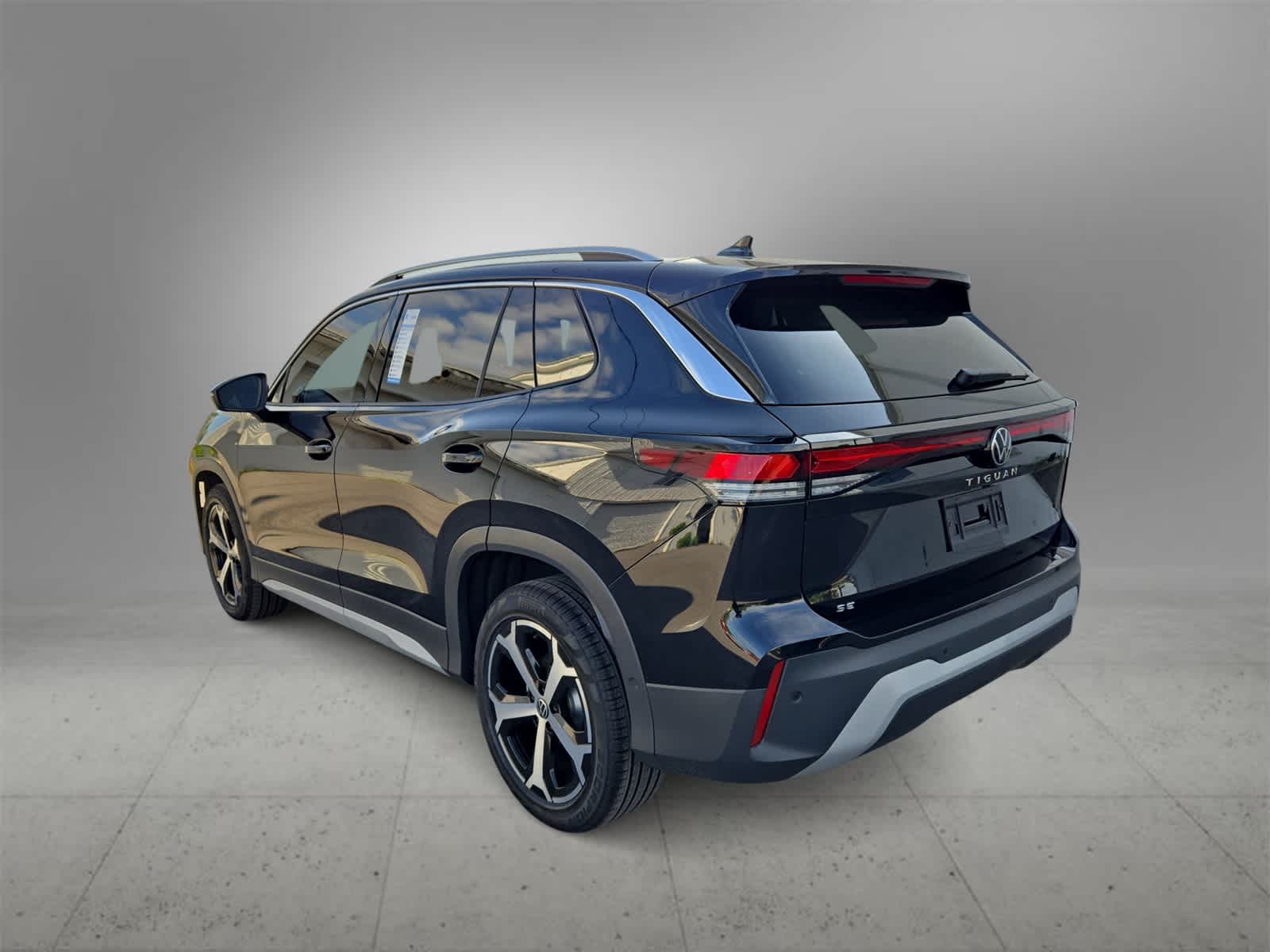 Thumbnail: 2025 Volkswagen Tiguan - 6