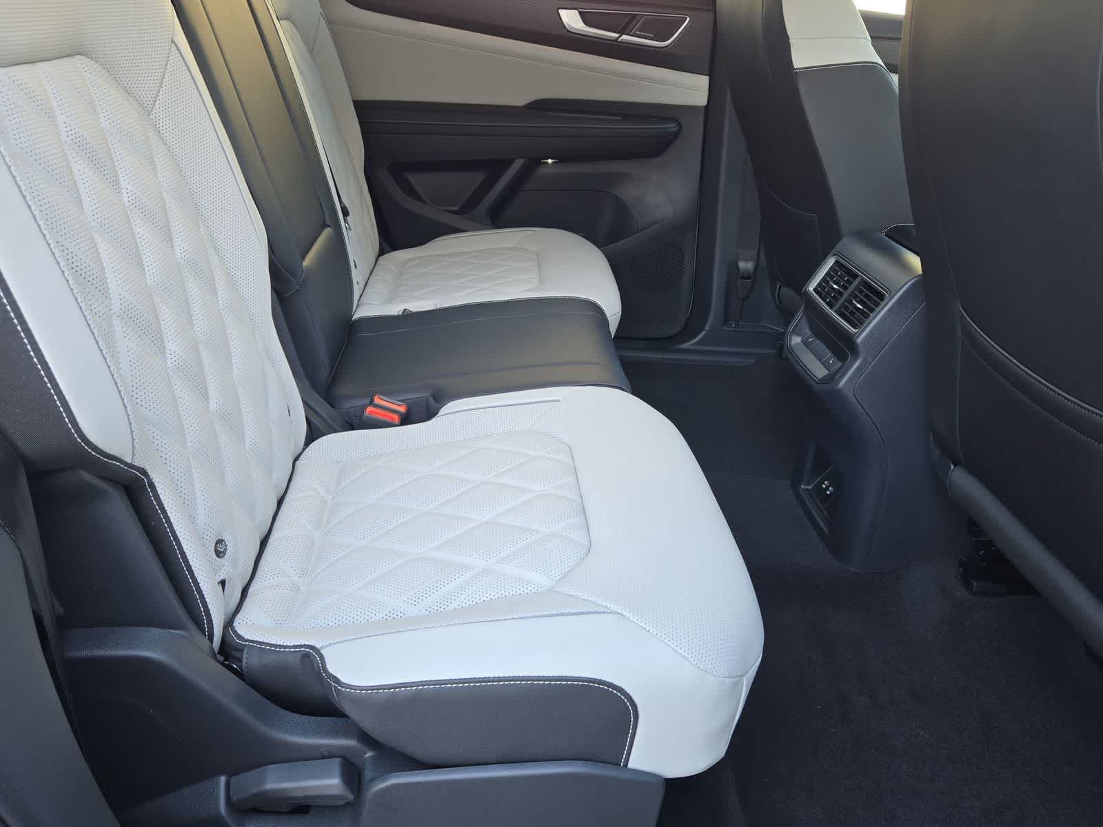 Thumbnail: 2026 Volkswagen Atlas - 29