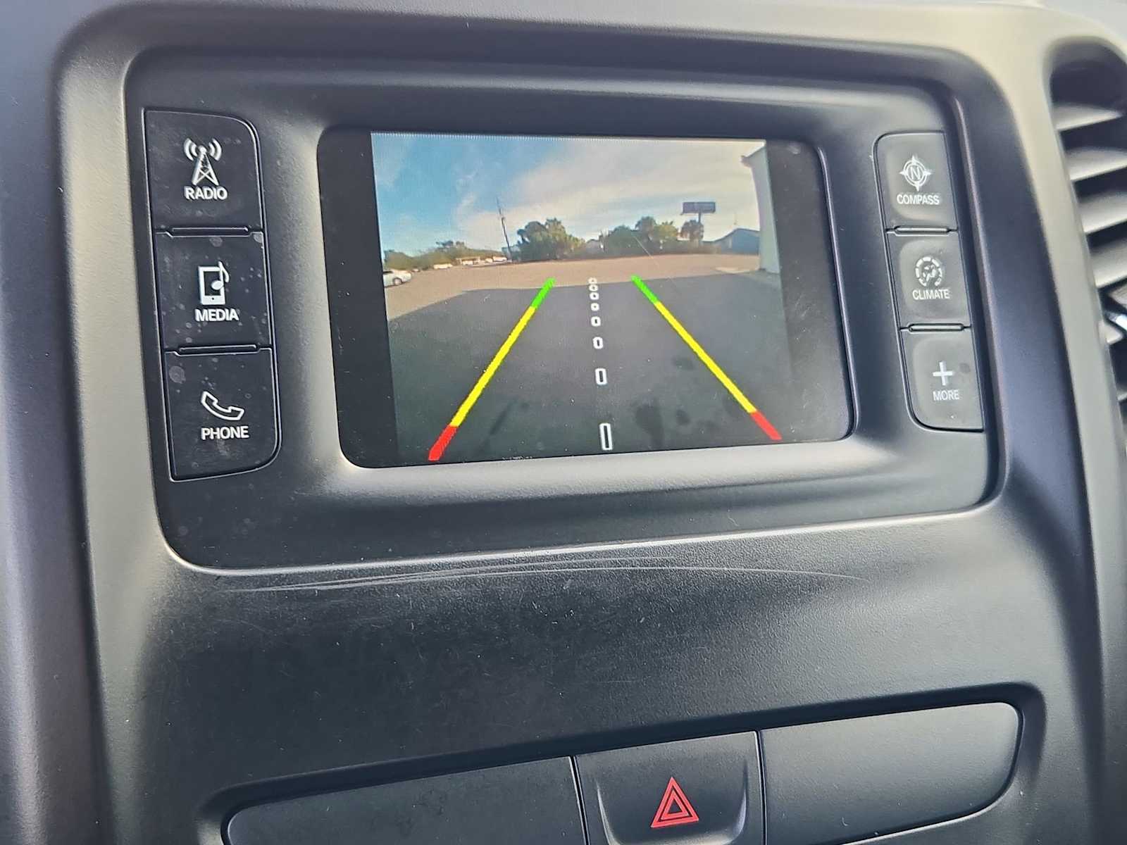 Thumbnail: 2017 Jeep Cherokee - 28