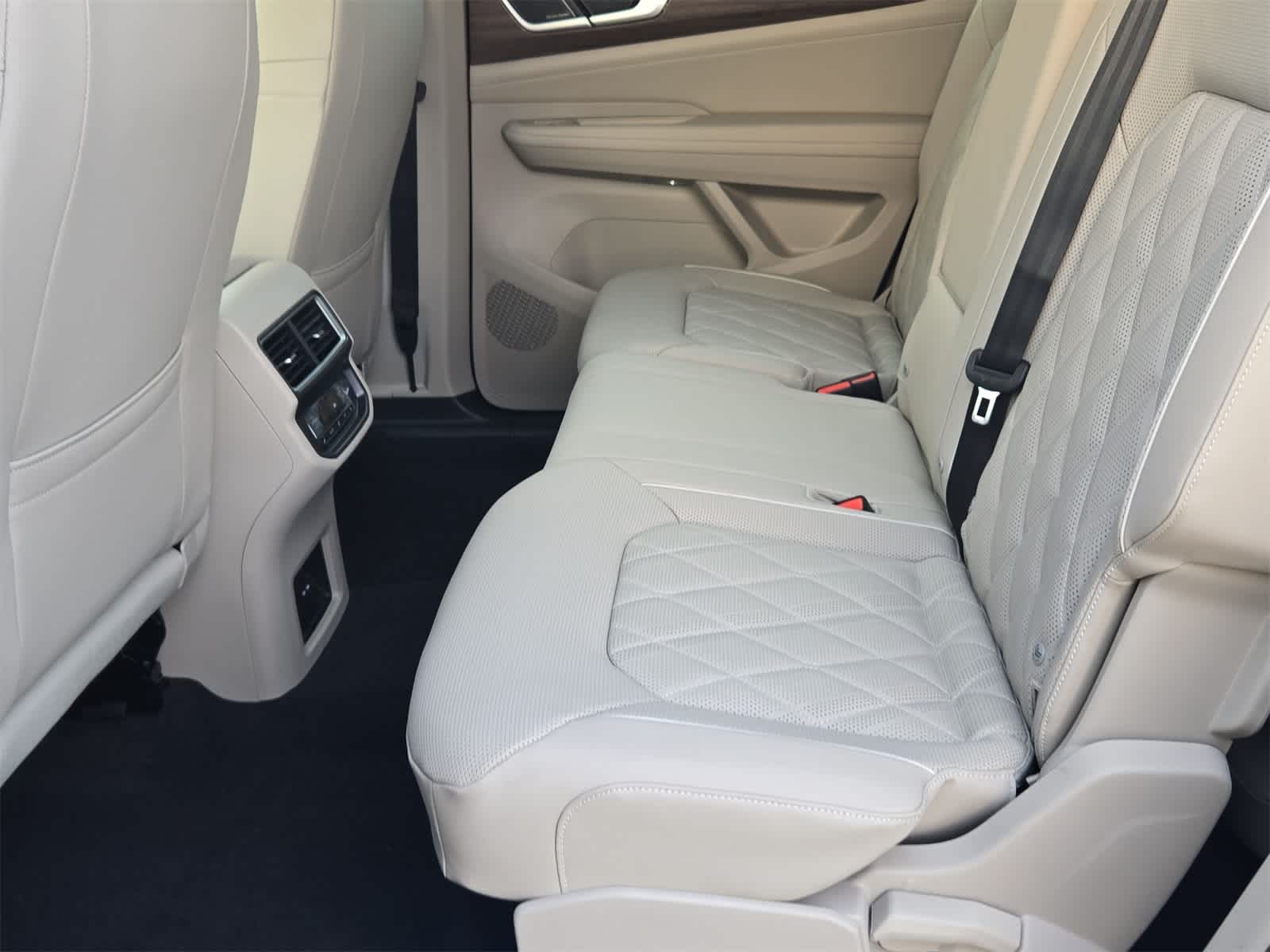 Thumbnail: 2026 Volkswagen Atlas - 19