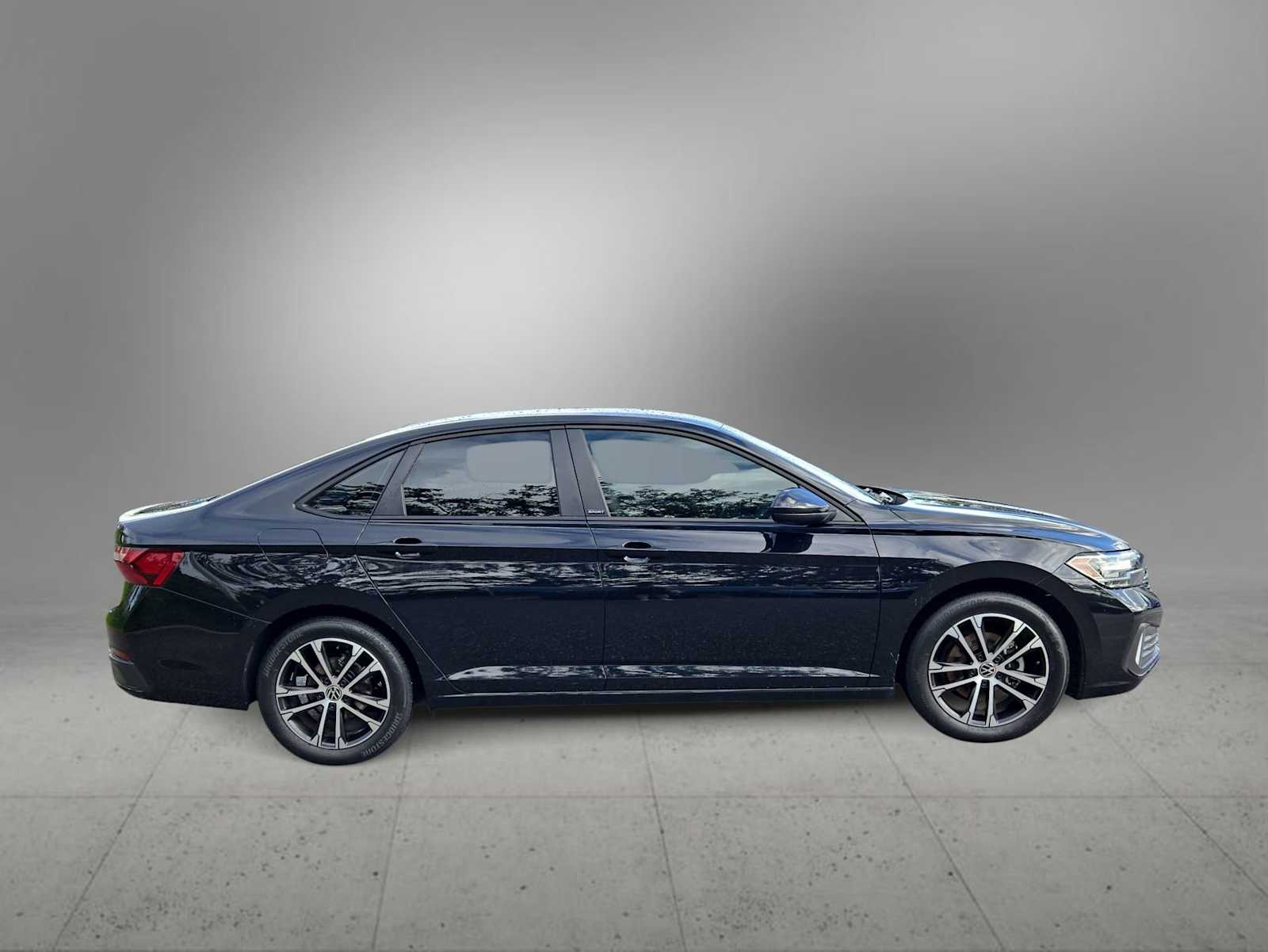 Thumbnail: 2024 Volkswagen Jetta - 9