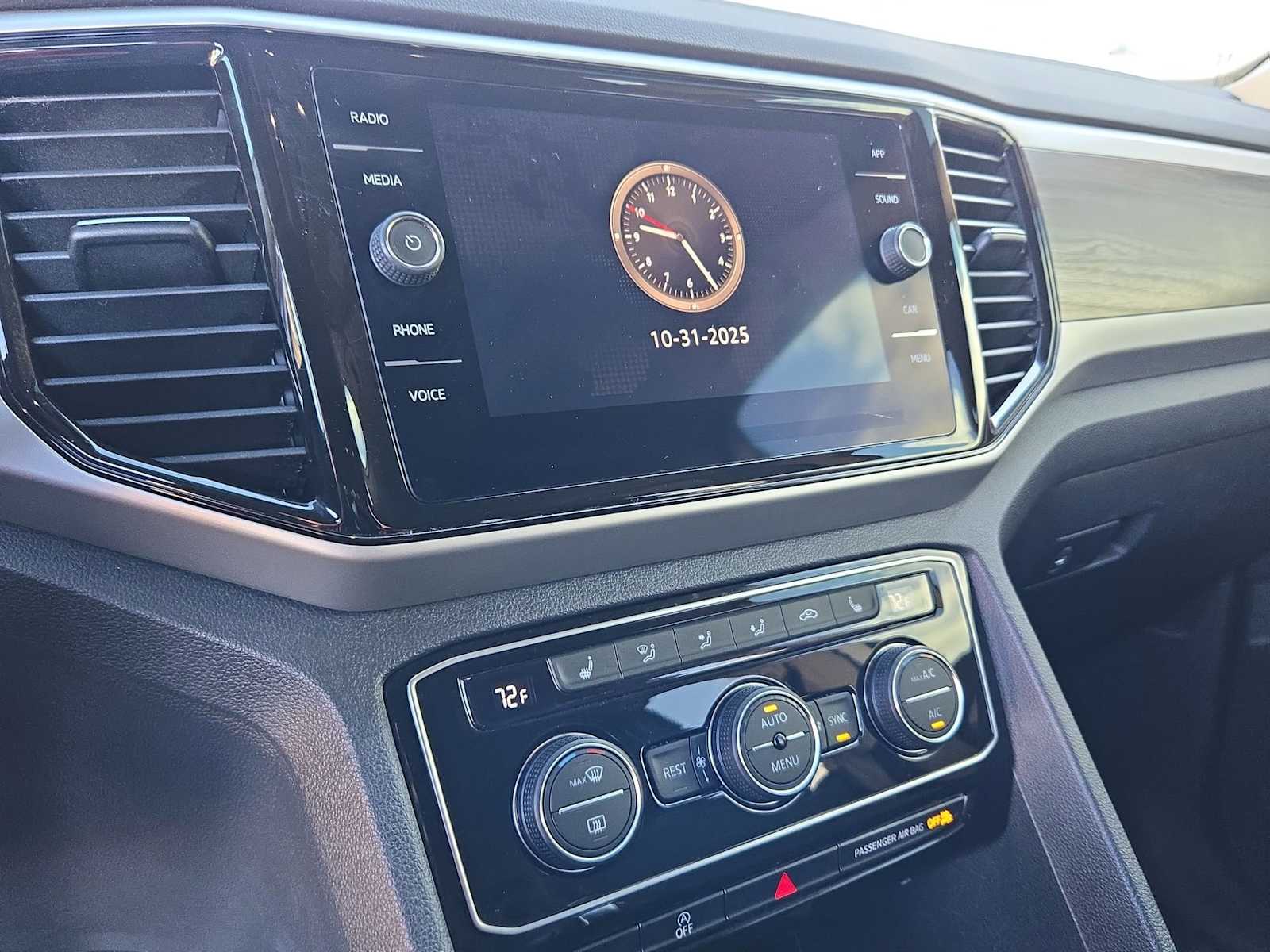 Thumbnail: 2023 Volkswagen Atlas - 27