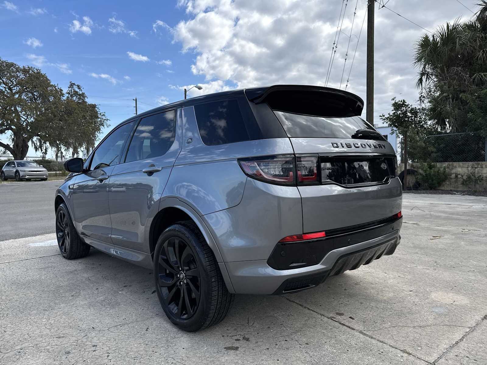 Thumbnail: 2022 Land Rover Discovery Sport - 4