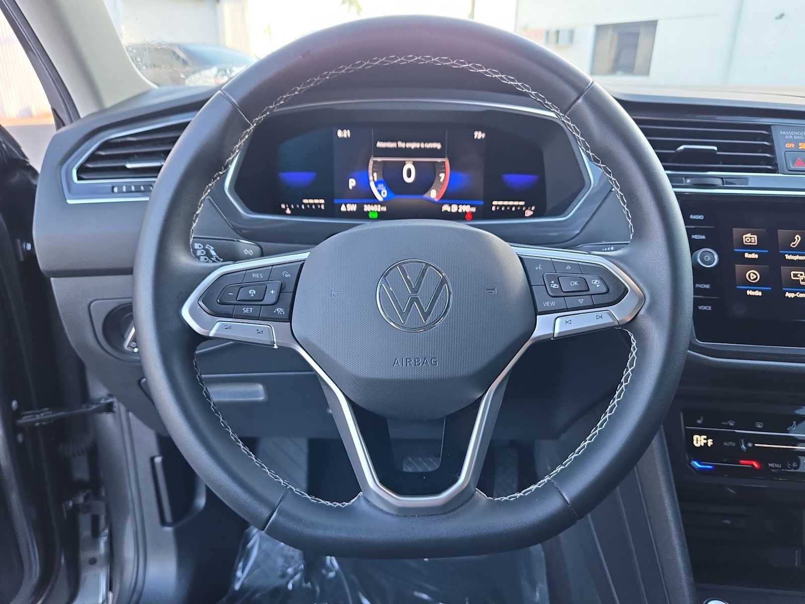 Thumbnail: 2023 Volkswagen Tiguan - 22