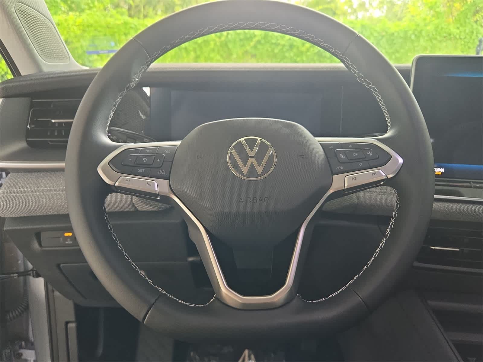 Thumbnail: 2025 Volkswagen Tiguan - 23