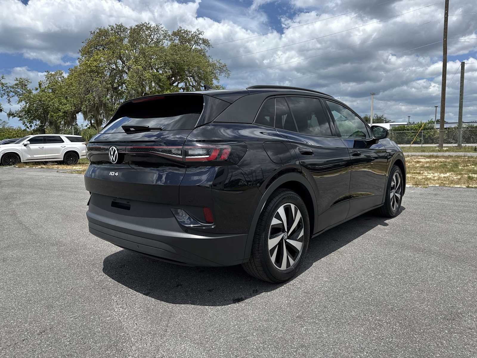 Thumbnail: 2023 Volkswagen ID.4 - 6