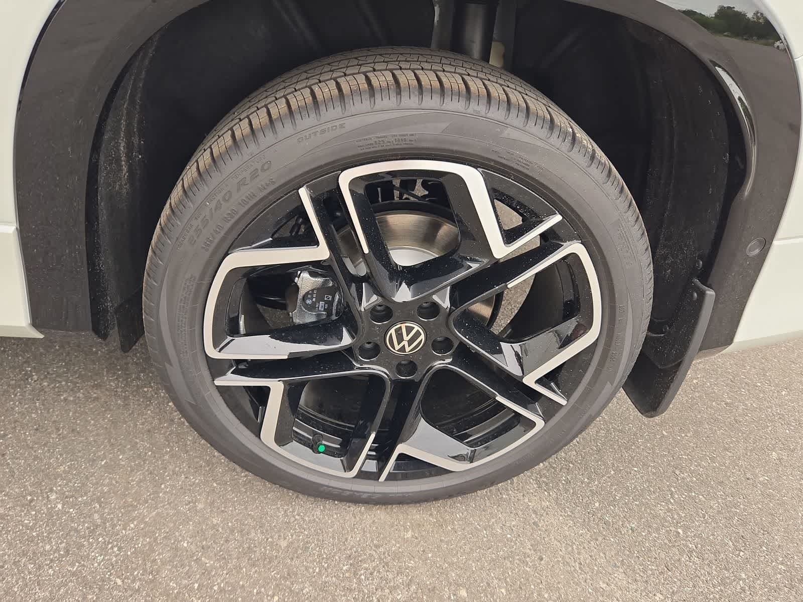 Thumbnail: 2025 Volkswagen Tiguan - 14