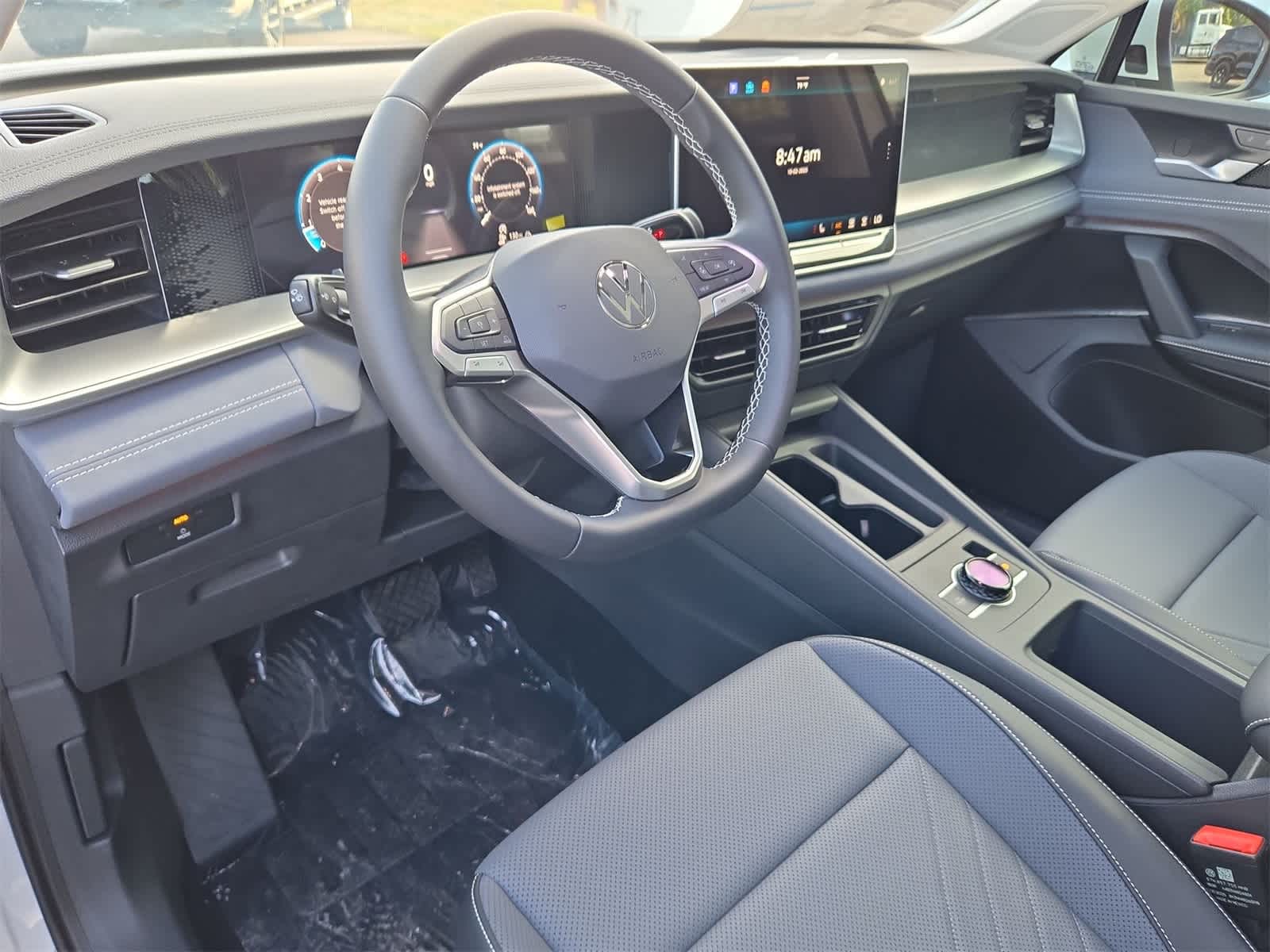 Thumbnail: 2025 Volkswagen Tiguan - 10