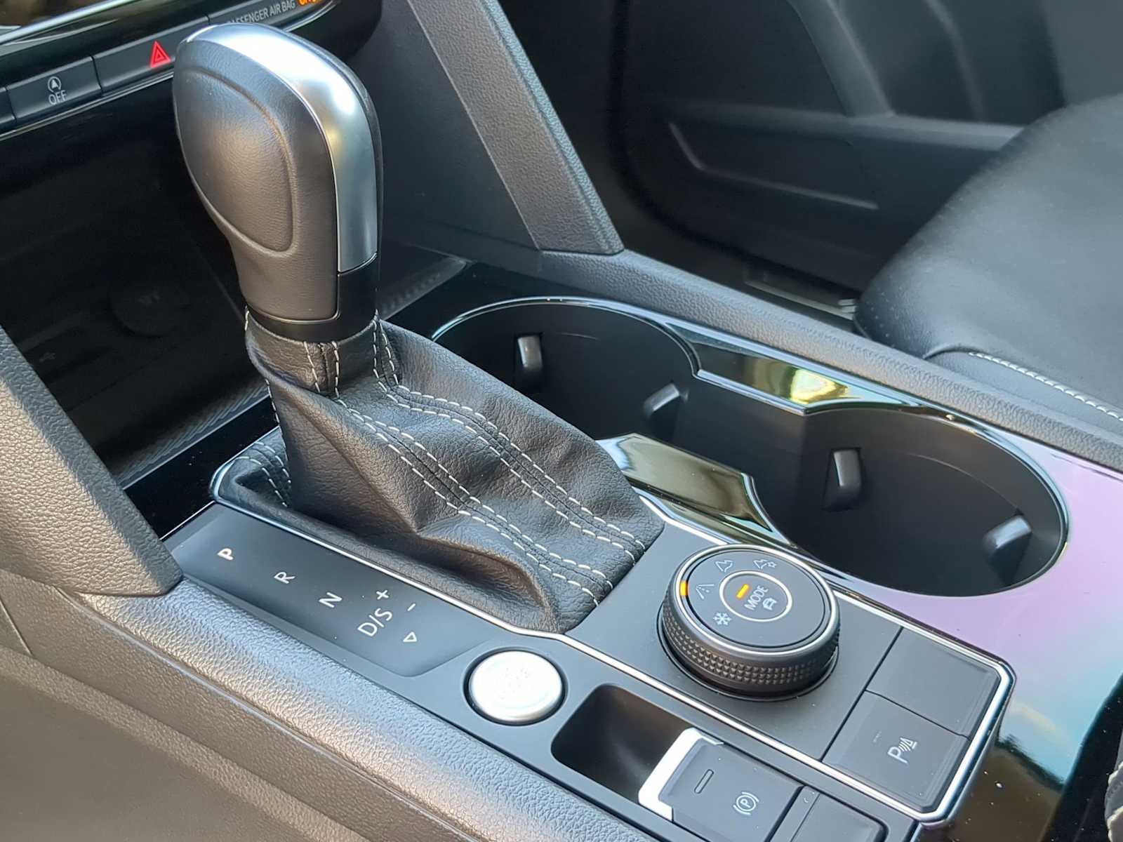 Thumbnail: 2022 Volkswagen Atlas - 32