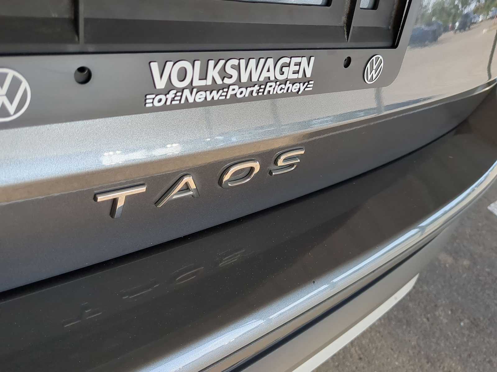 2022 Volkswagen Taos S 13