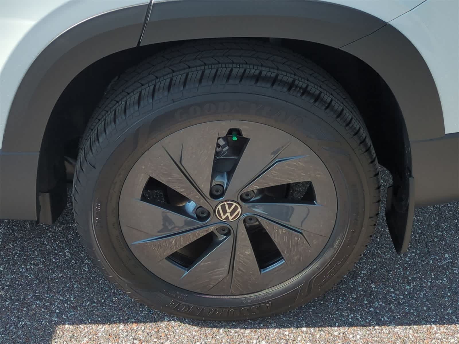 Thumbnail: 2025 Volkswagen Taos - 14