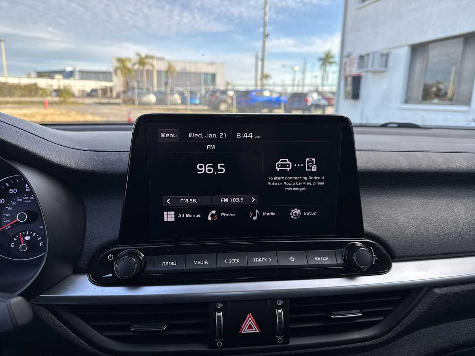 Thumbnail: 2023 Kia Forte - 25