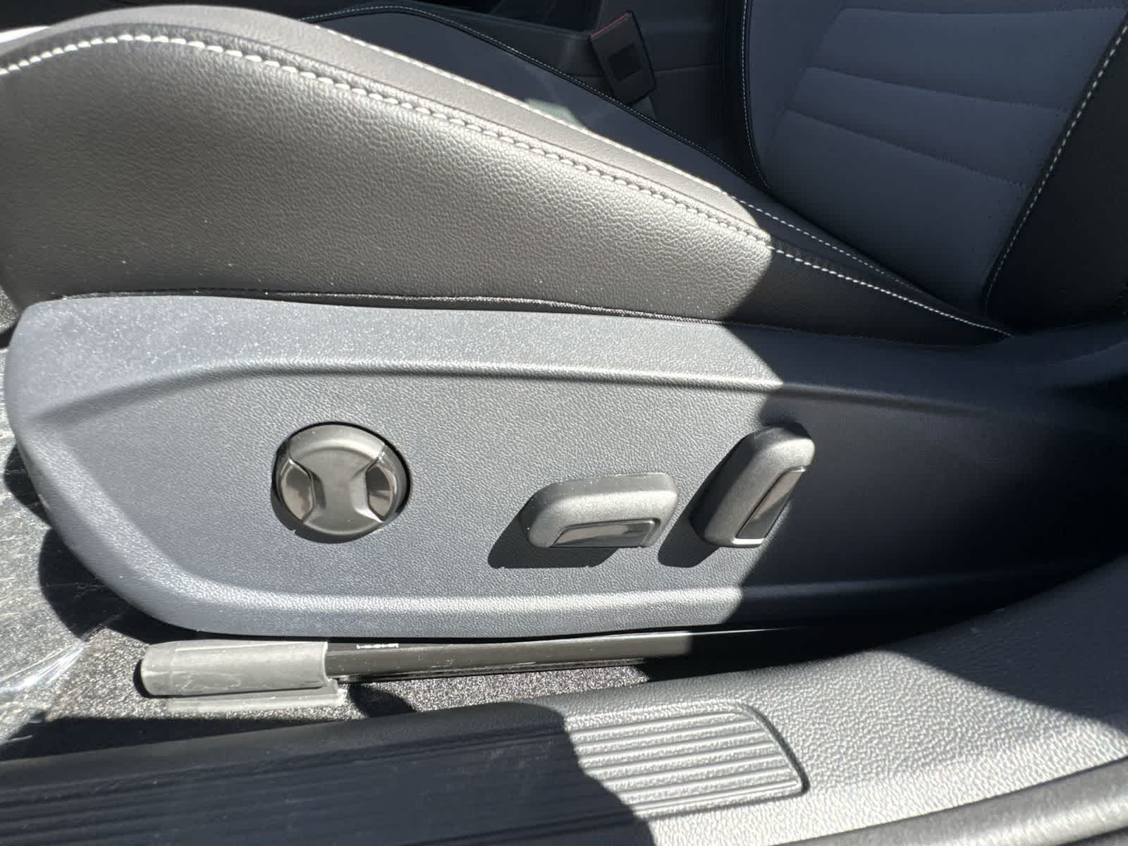 Thumbnail: 2026 Volkswagen Jetta - 16