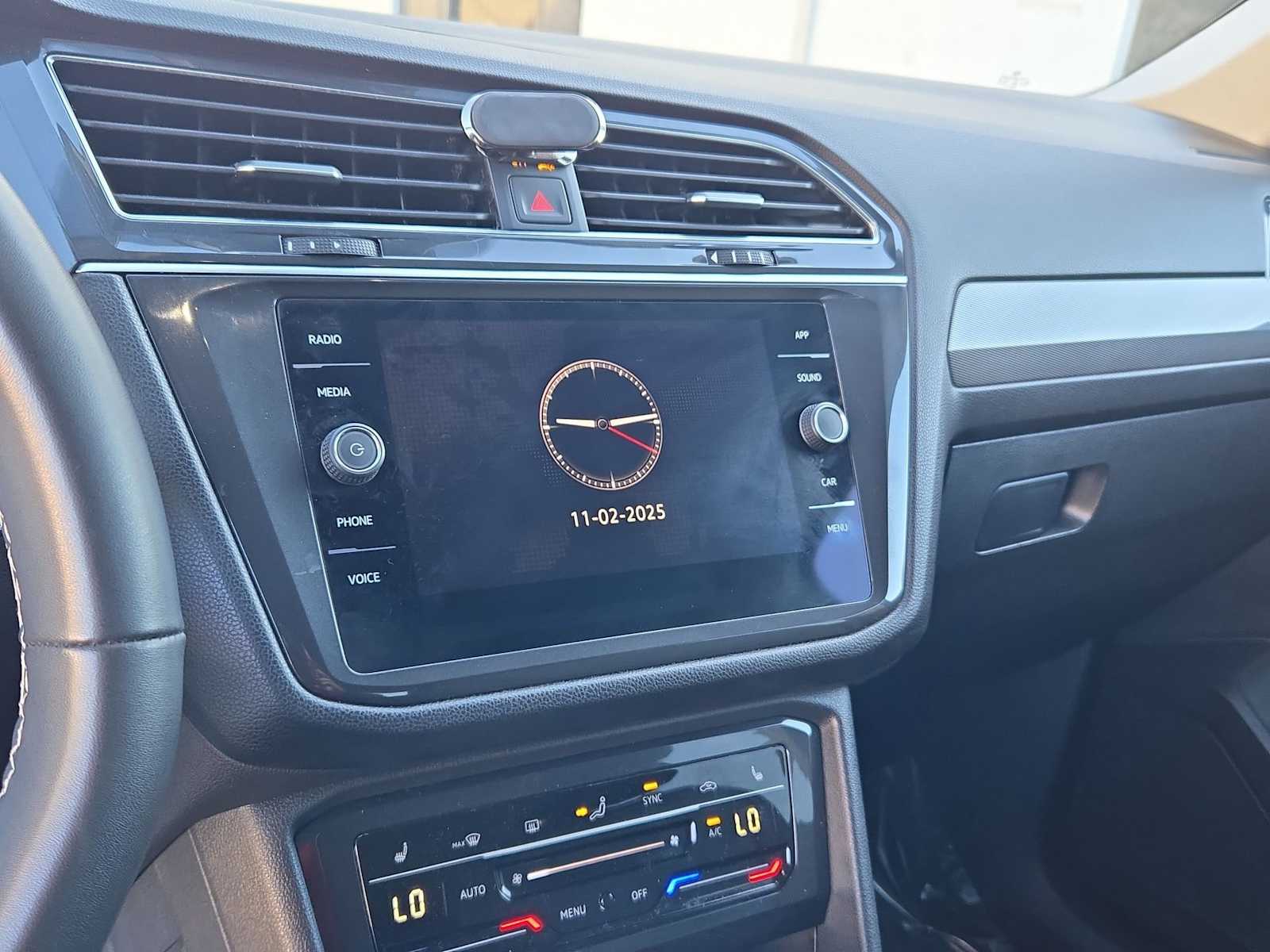 Thumbnail: 2023 Volkswagen Tiguan - 26