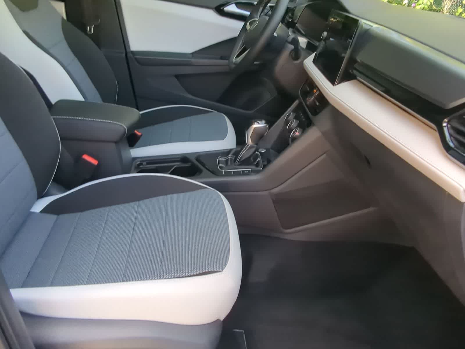 Thumbnail: 2025 Volkswagen Taos - 20