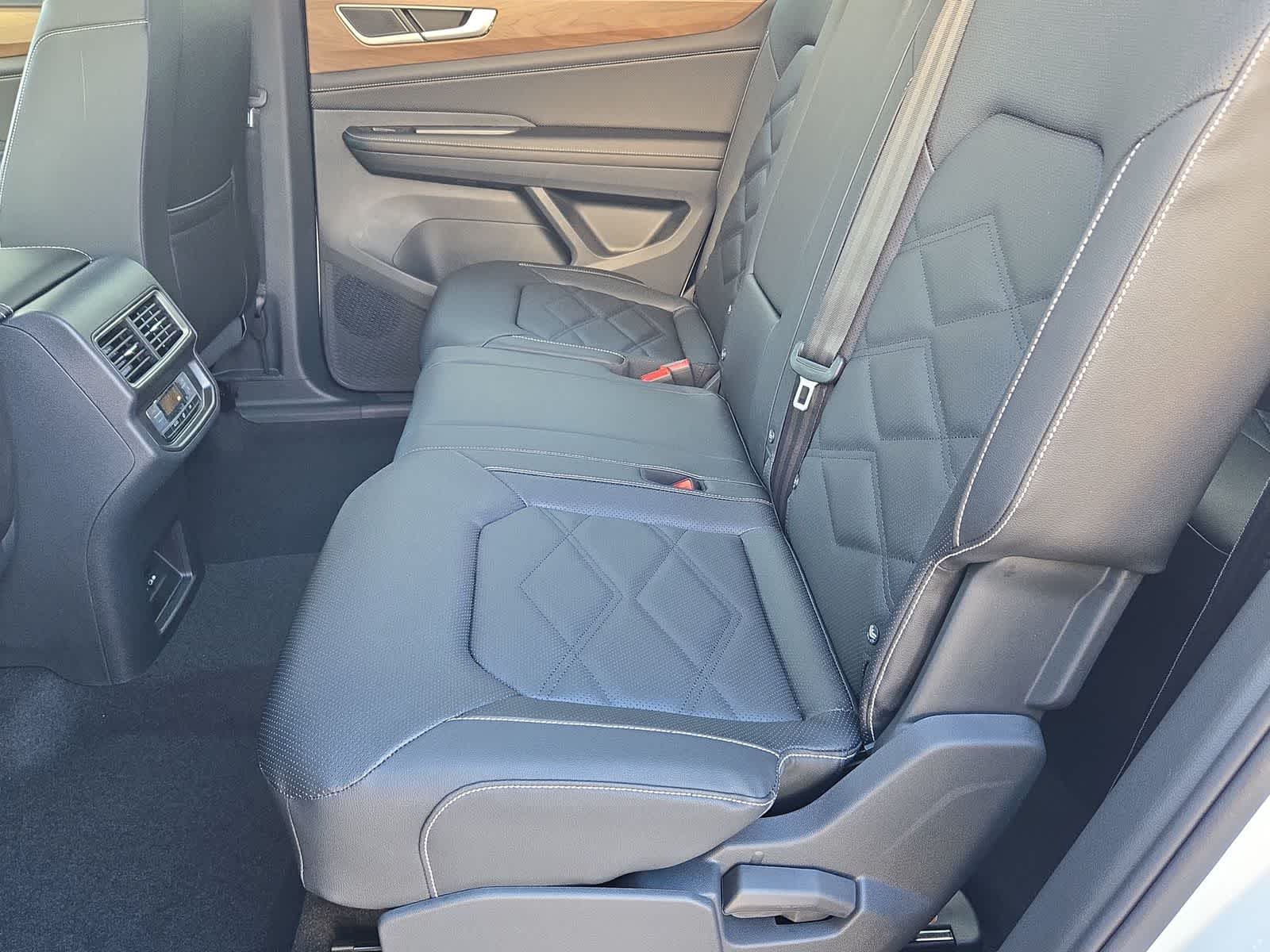 Thumbnail: 2026 Volkswagen Atlas - 26