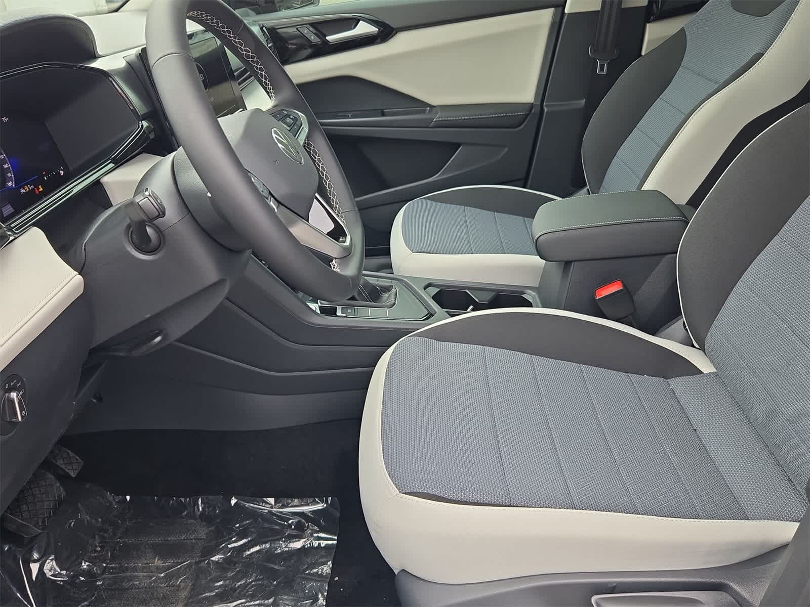 Thumbnail: 2025 Volkswagen Taos - 17