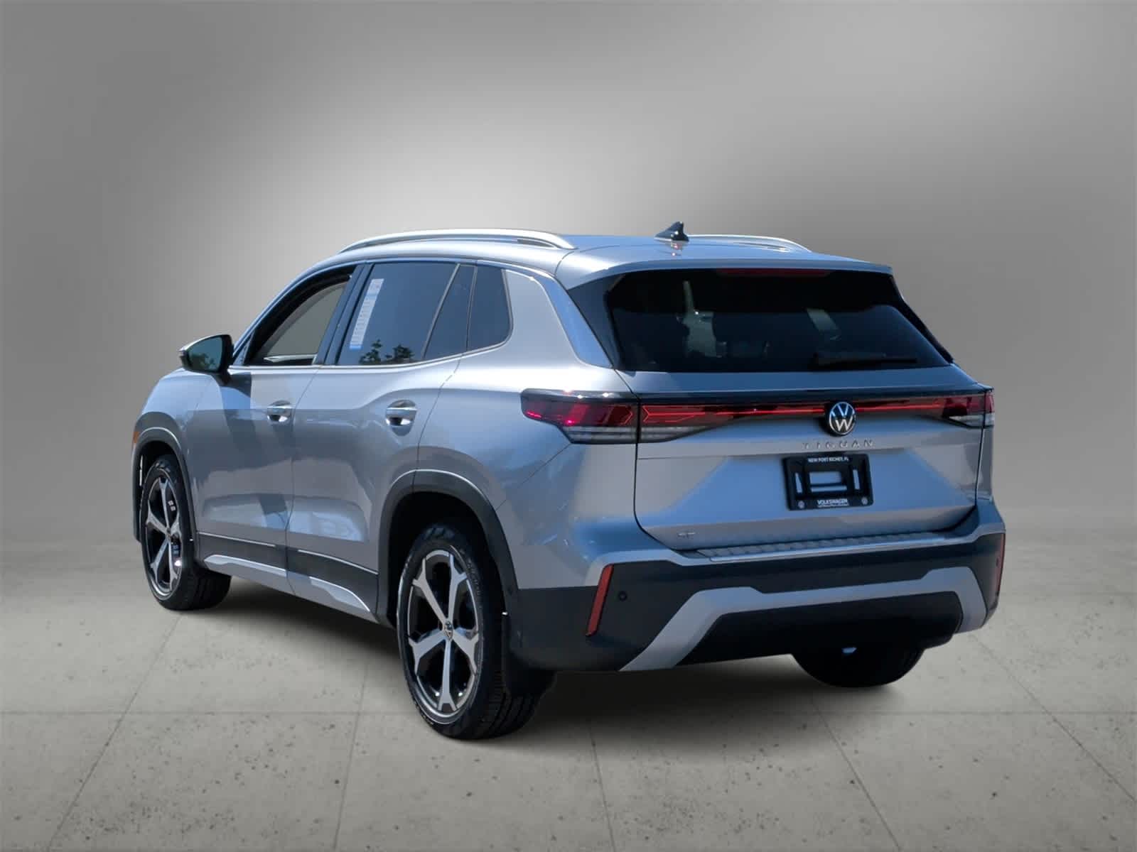 Thumbnail: 2025 Volkswagen Tiguan - 6