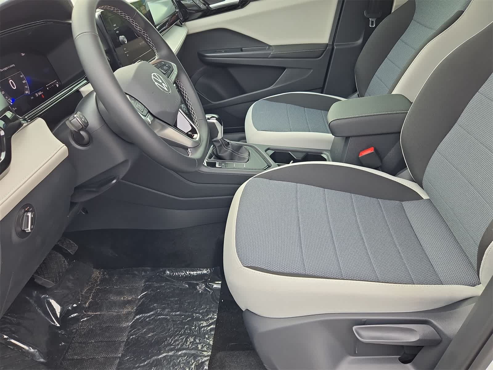 Thumbnail: 2025 Volkswagen Taos - 17