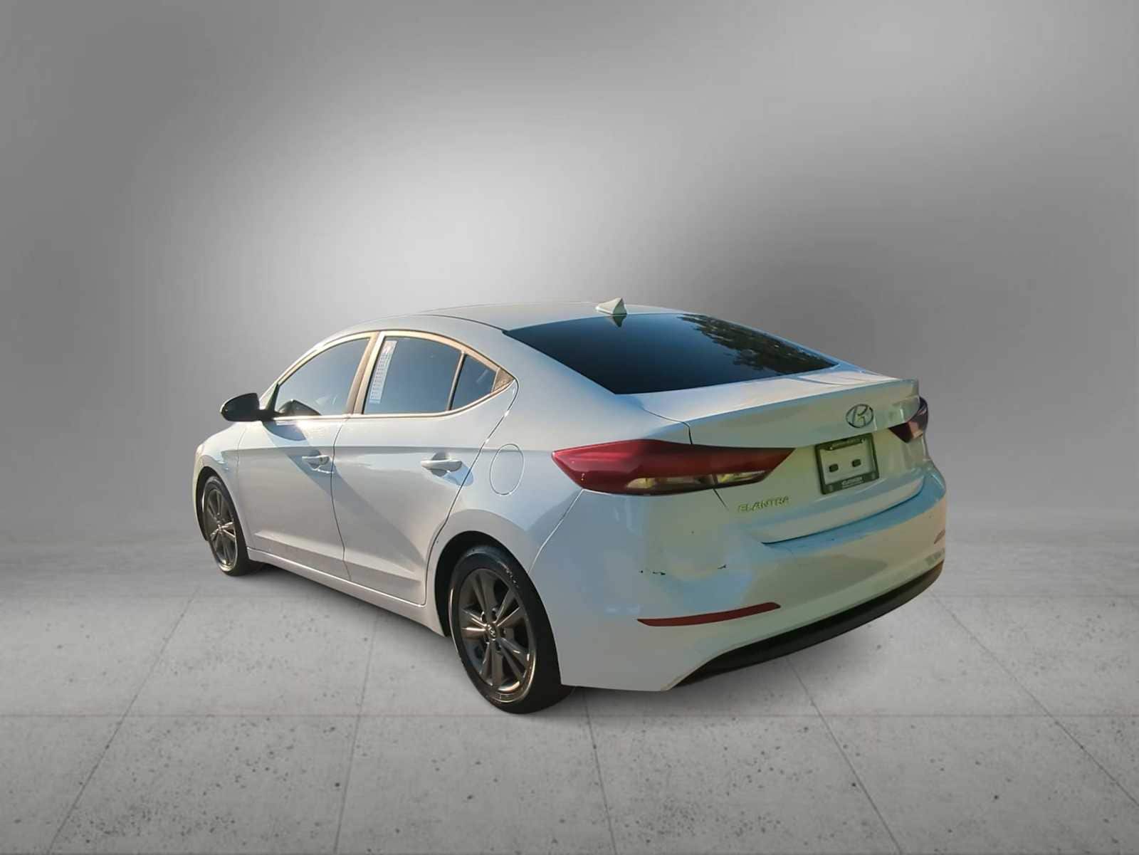 Thumbnail: 2017 Hyundai Elantra - 6