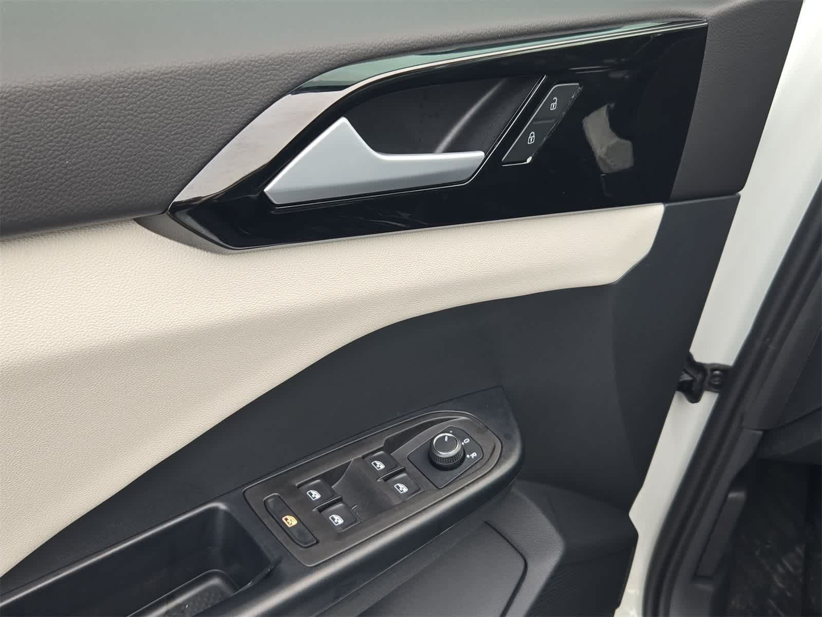 Thumbnail: 2025 Volkswagen Taos - 36