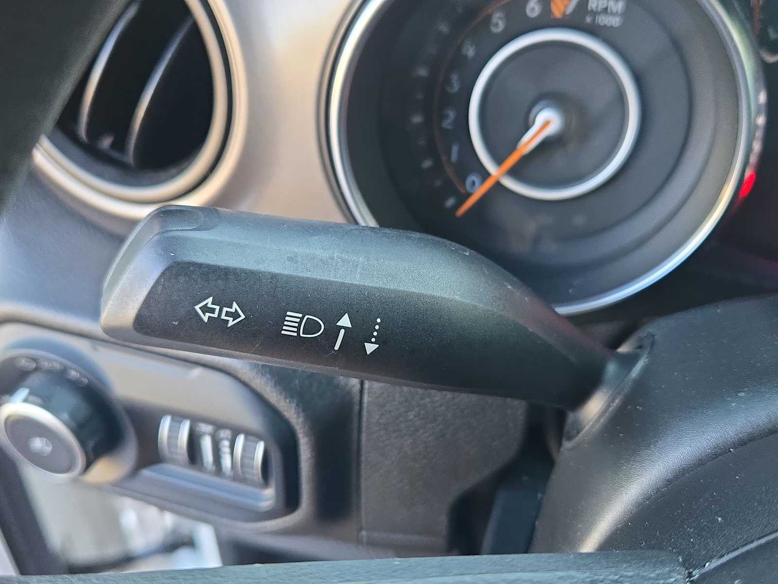 Thumbnail: 2019 Jeep Wrangler - 23