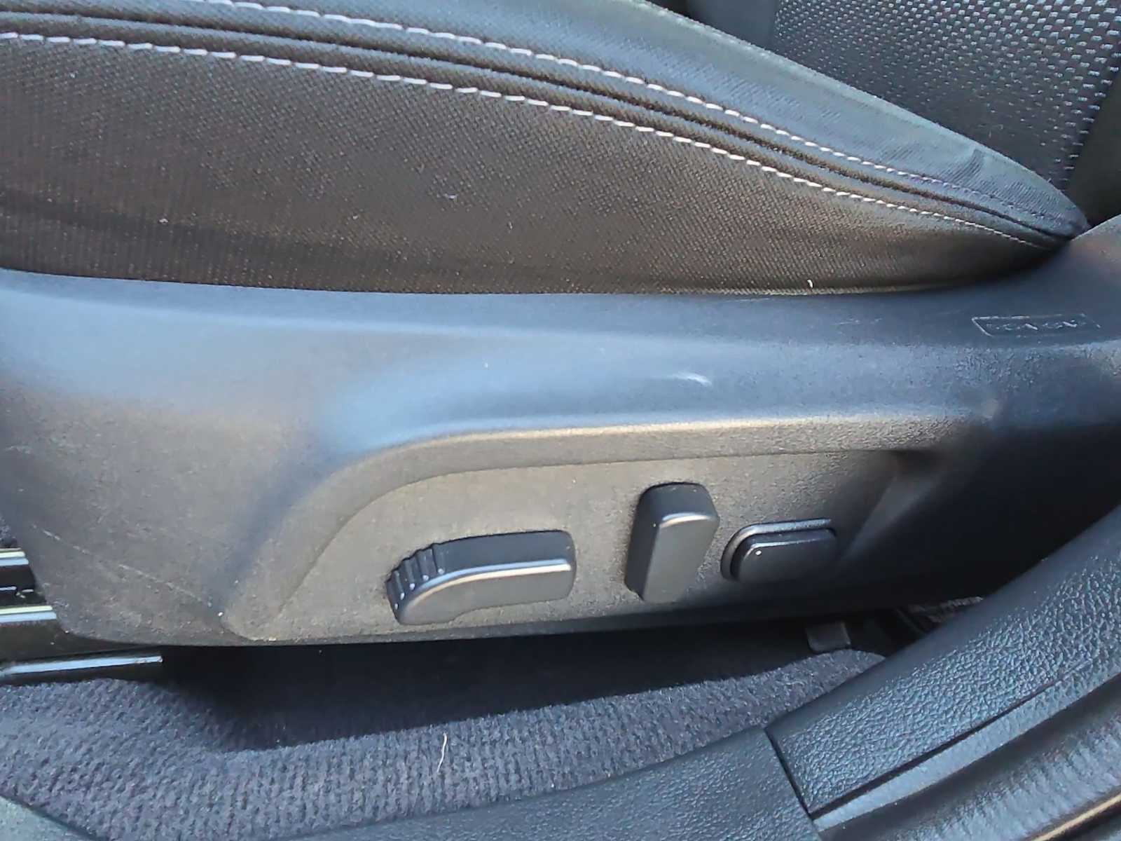 Thumbnail: 2016 Subaru Outback - 18