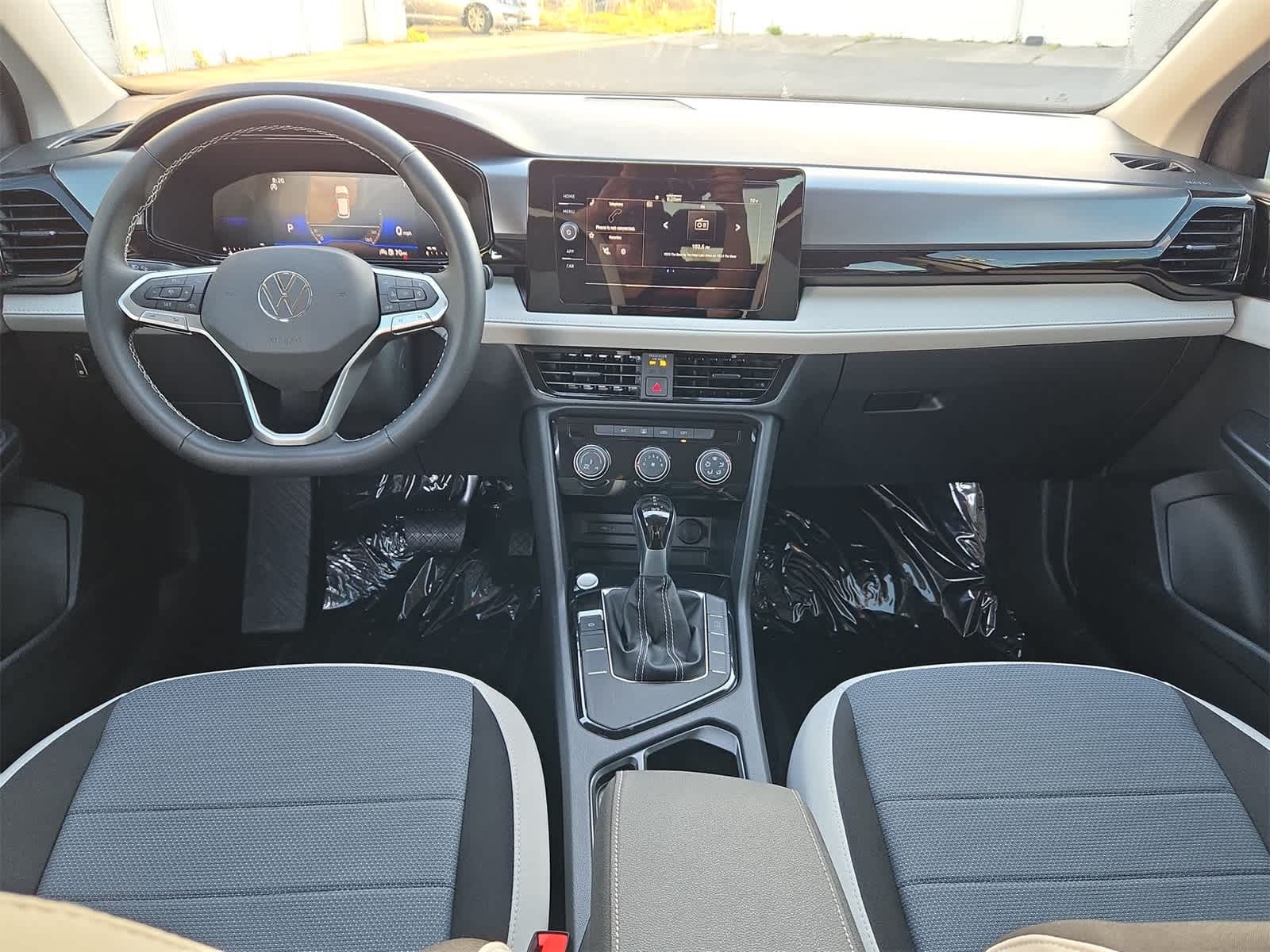 Thumbnail: 2025 Volkswagen Taos - 16