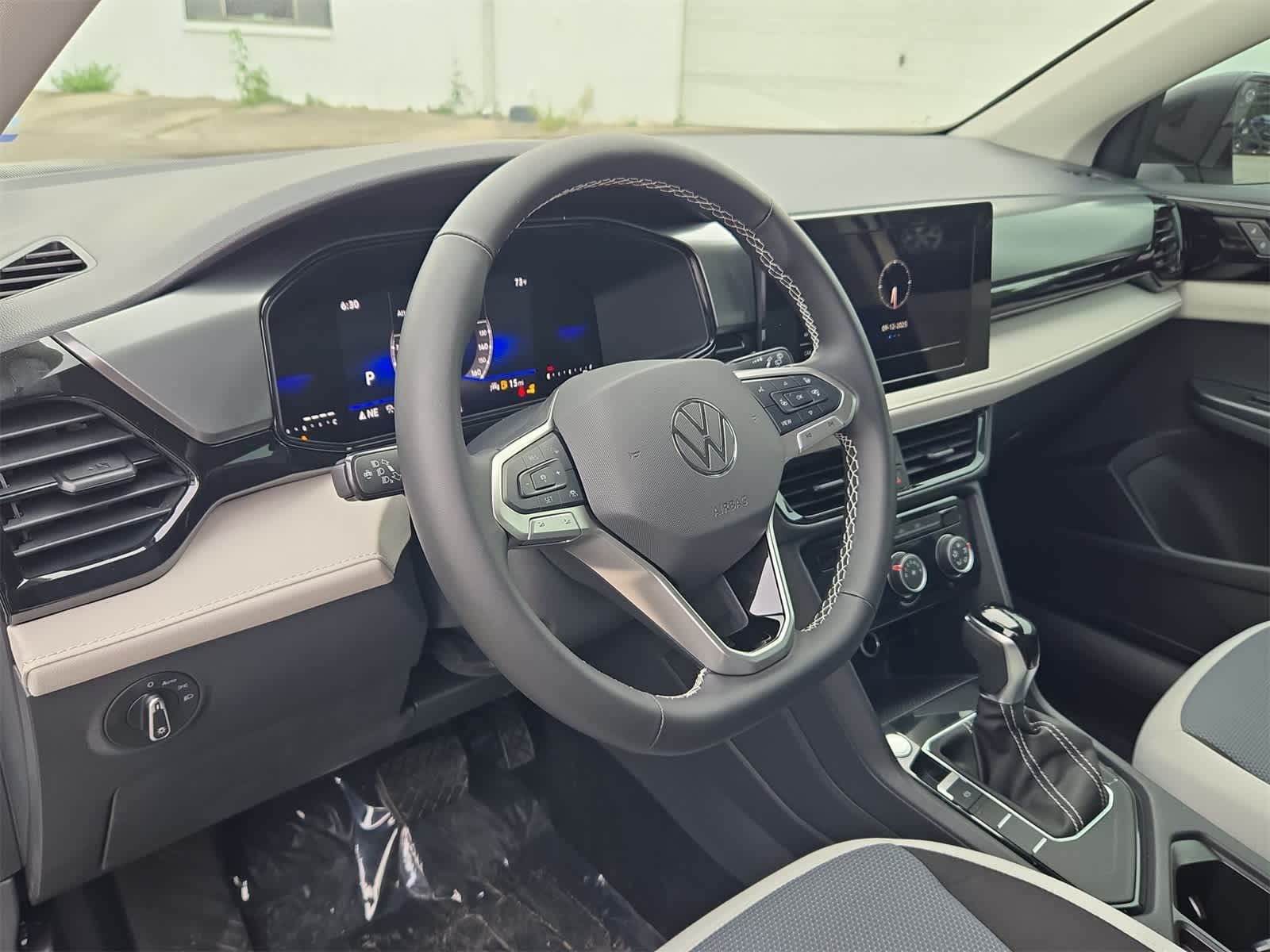 Thumbnail: 2025 Volkswagen Taos - 10