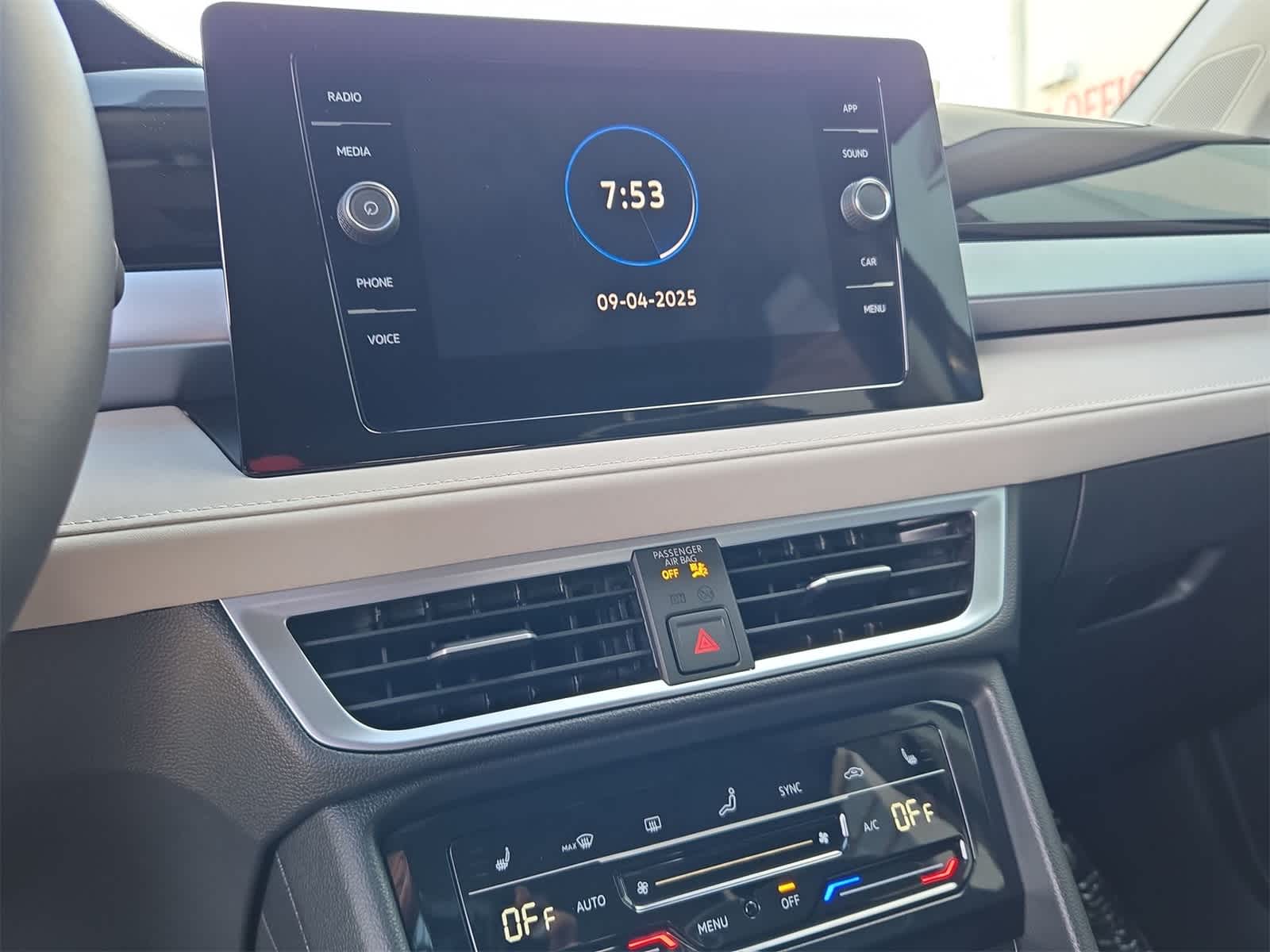 Thumbnail: 2025 Volkswagen Taos - 27