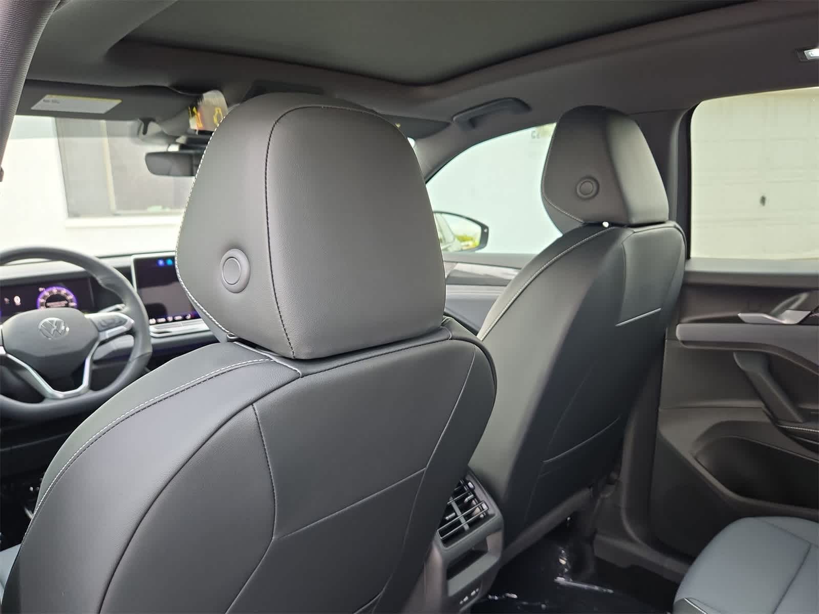 Thumbnail: 2025 Volkswagen Tiguan - 19