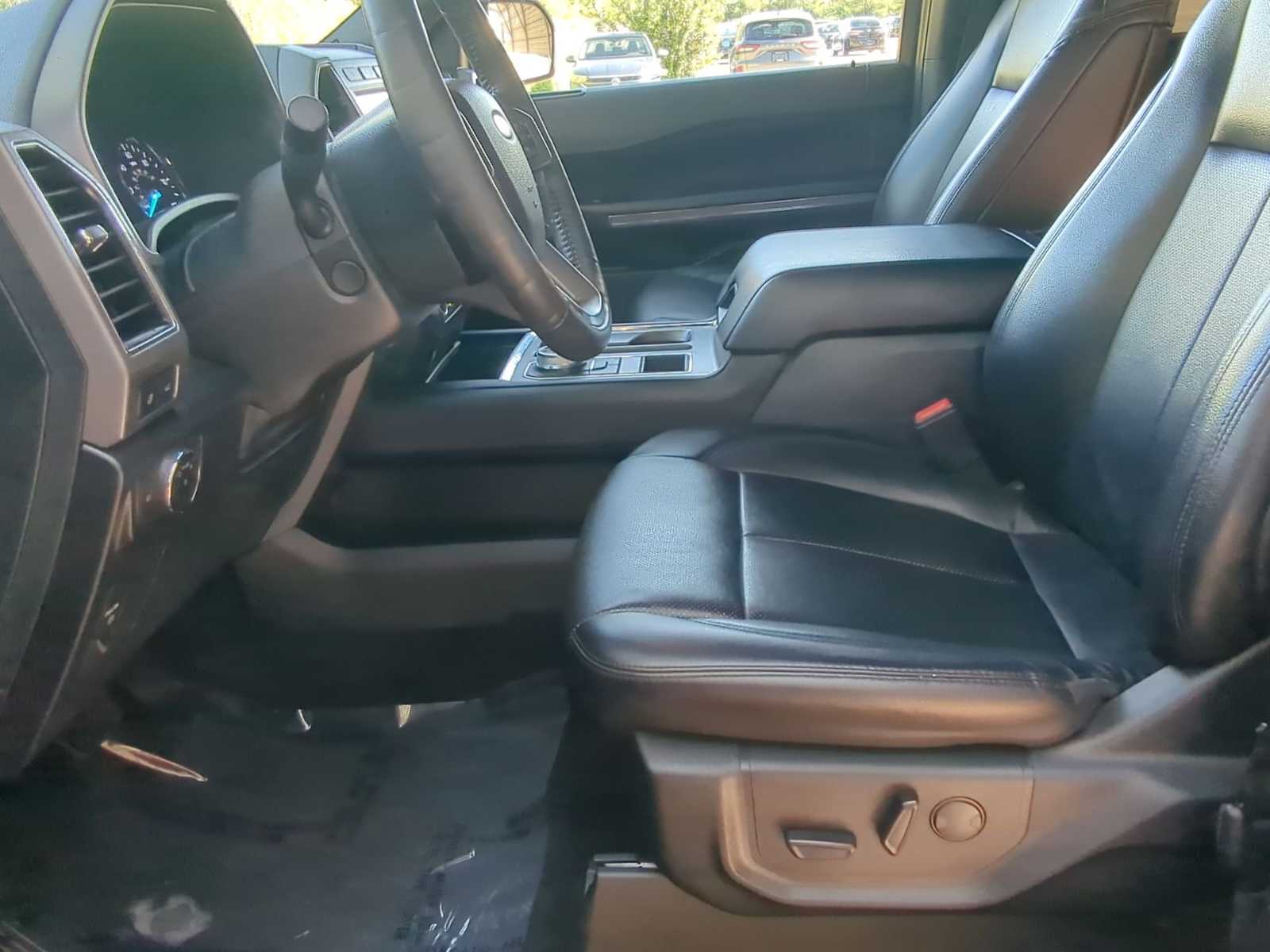 Thumbnail: 2020 Ford Expedition - 17
