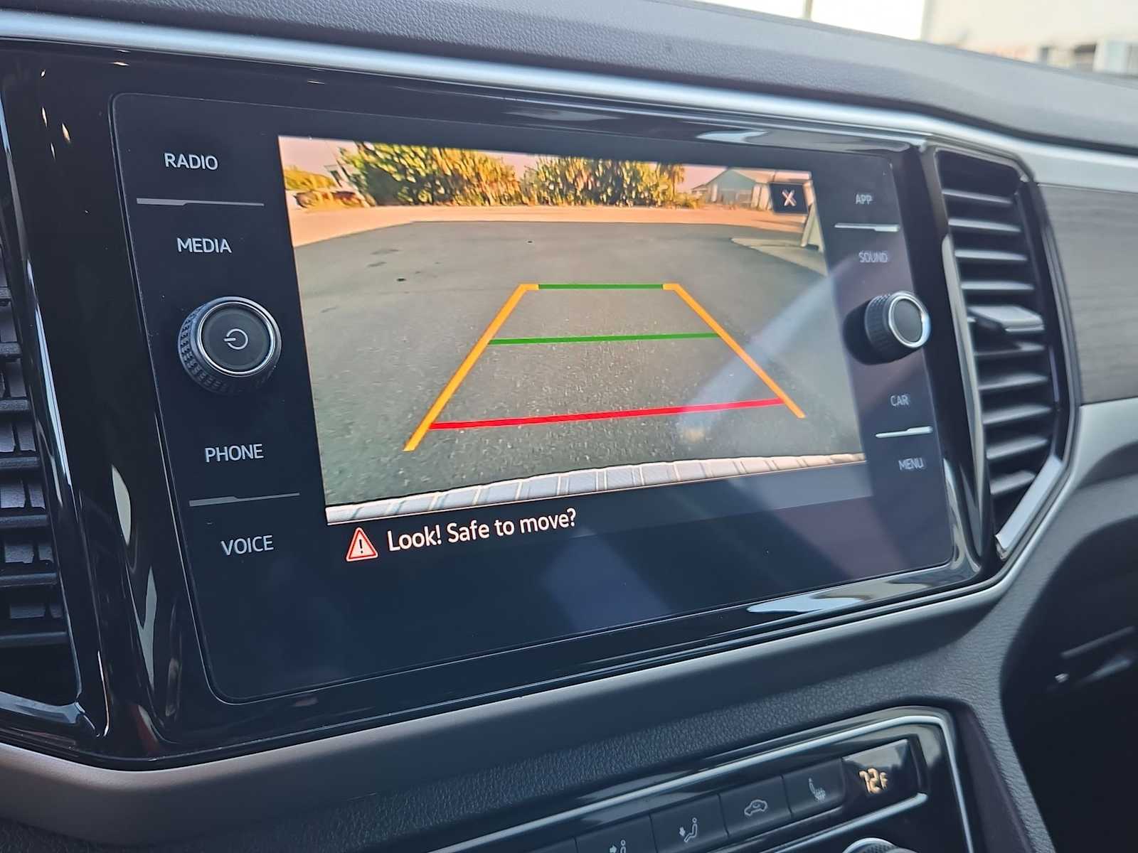 Thumbnail: 2022 Volkswagen Atlas - 28