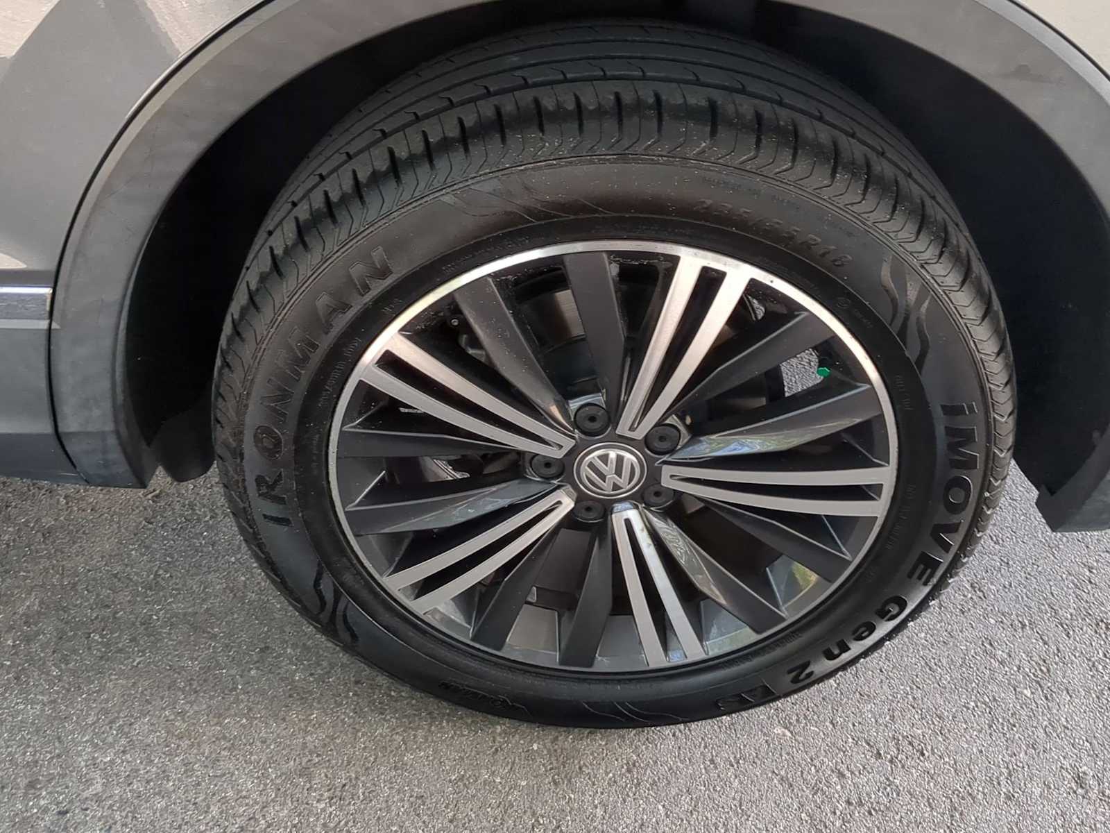 Thumbnail: 2018 Volkswagen Tiguan - 14