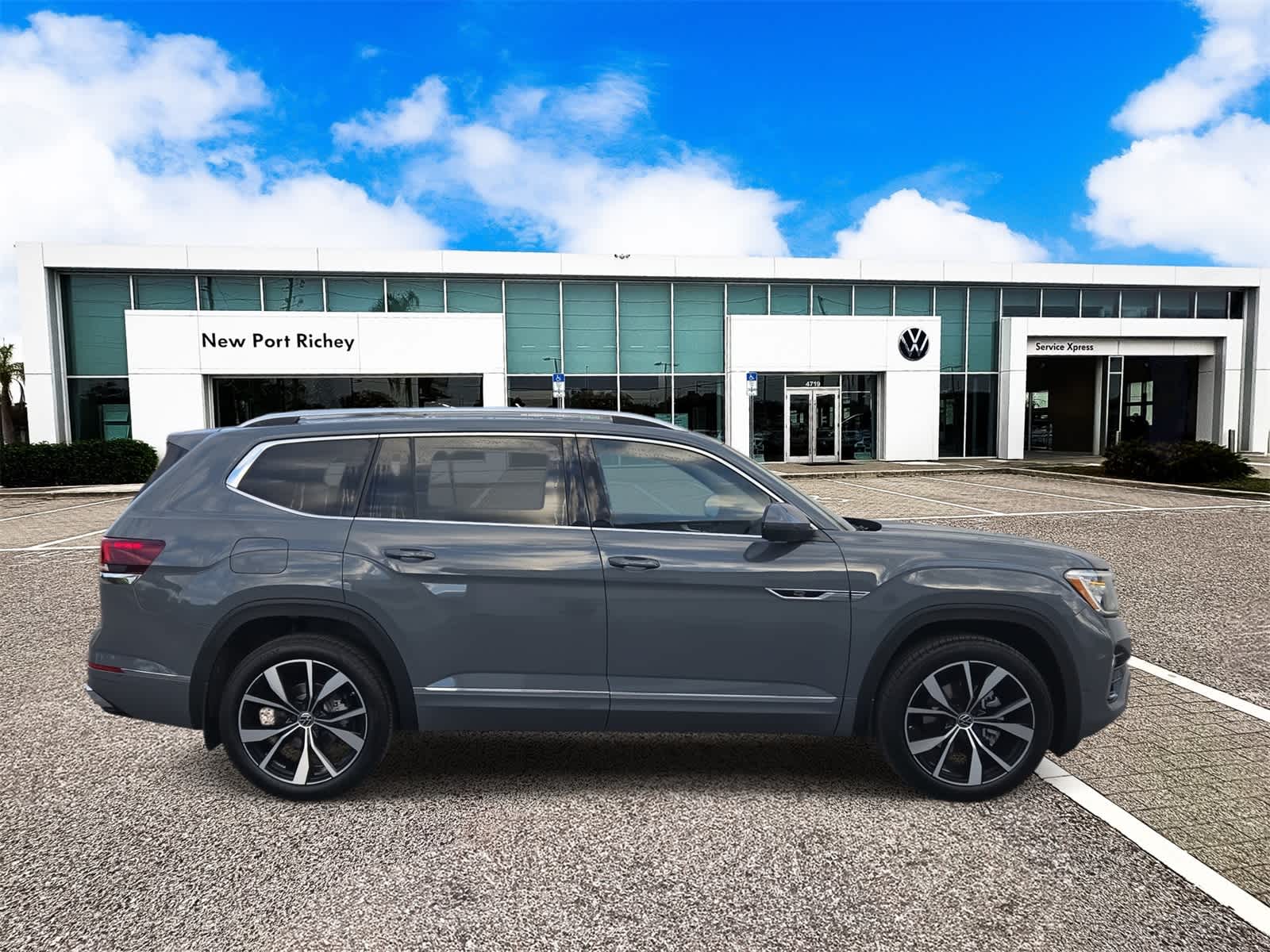 Thumbnail: 2026 Volkswagen Atlas - 9