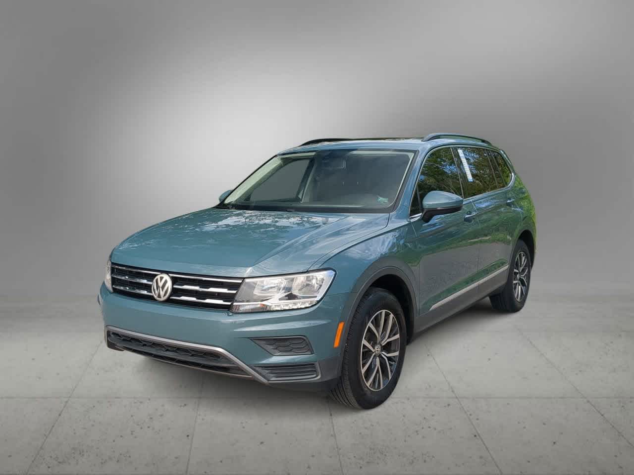 Thumbnail: 2020 Volkswagen Tiguan - 4
