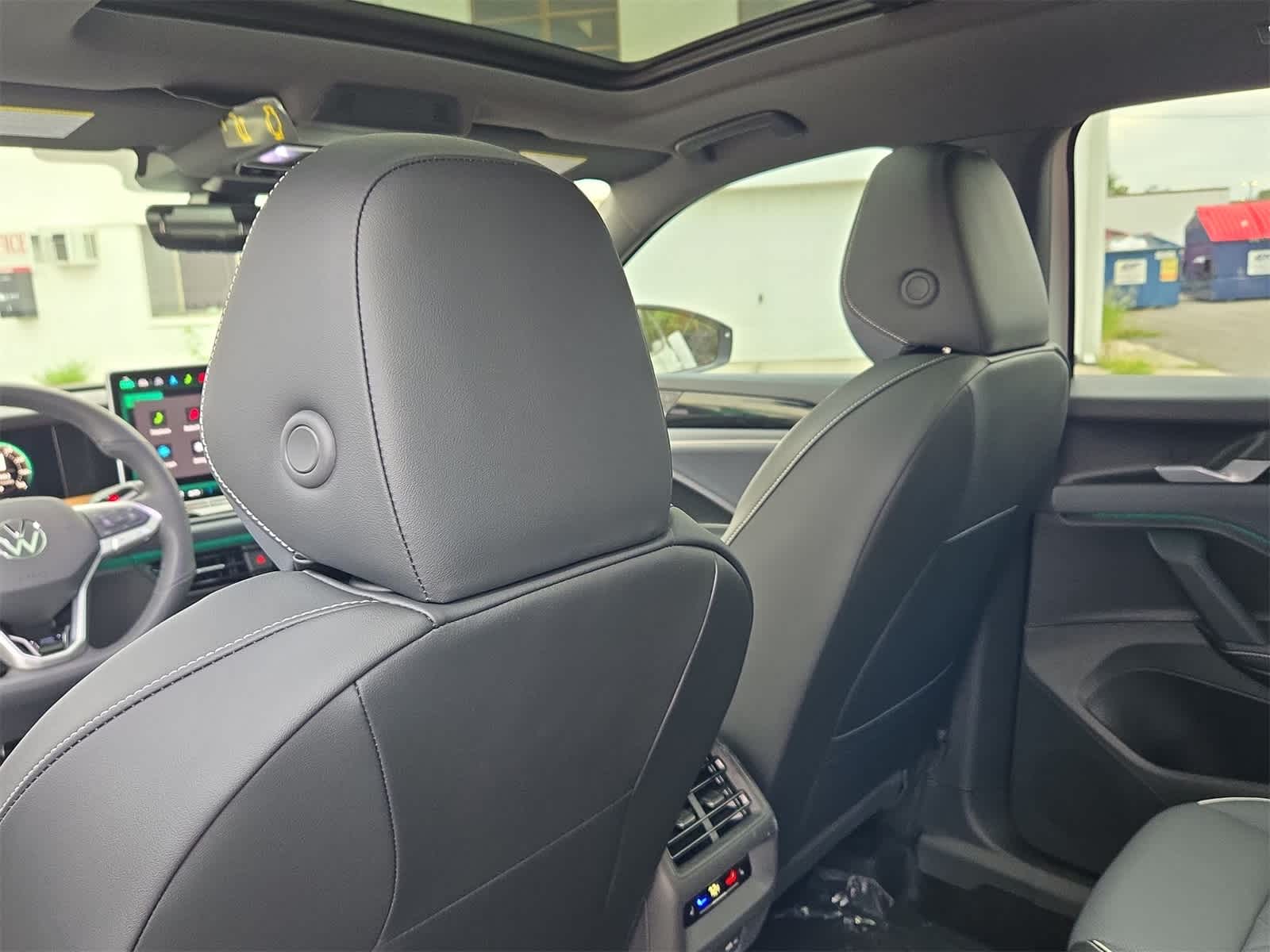 Thumbnail: 2025 Volkswagen Tiguan - 19