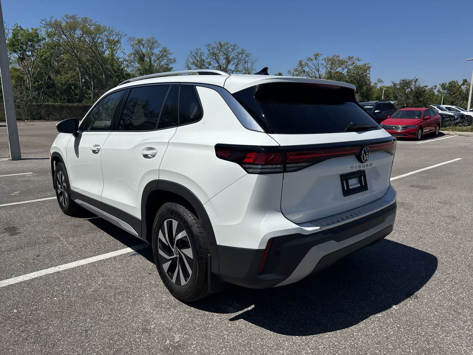 Thumbnail: 2026 Volkswagen Tiguan - 4