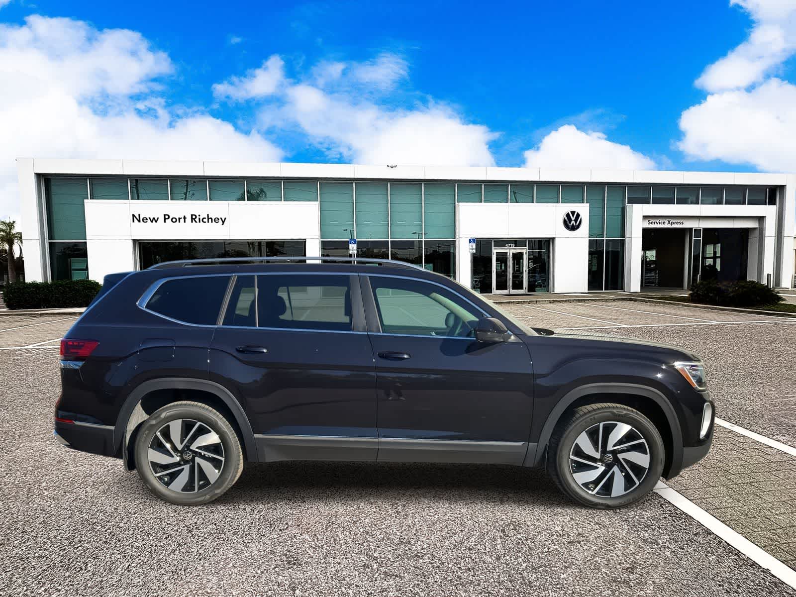 Thumbnail: 2026 Volkswagen Atlas - 9