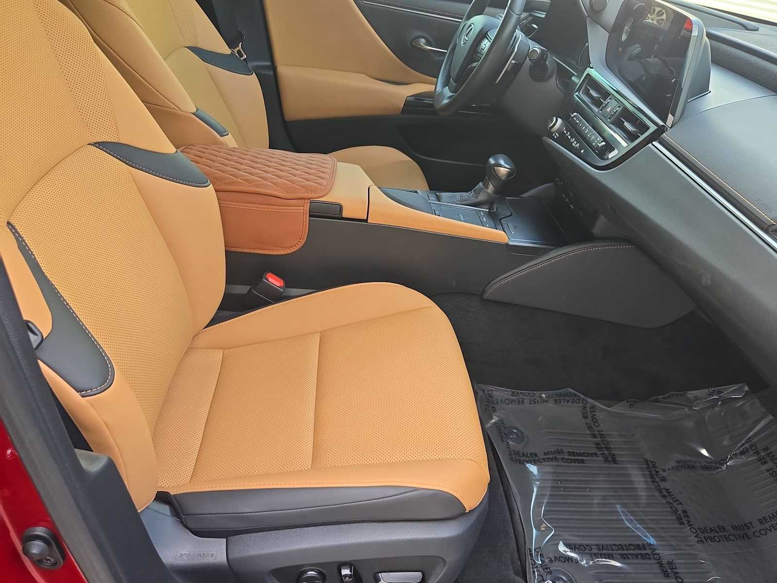 Thumbnail: 2022 Lexus ES - 23